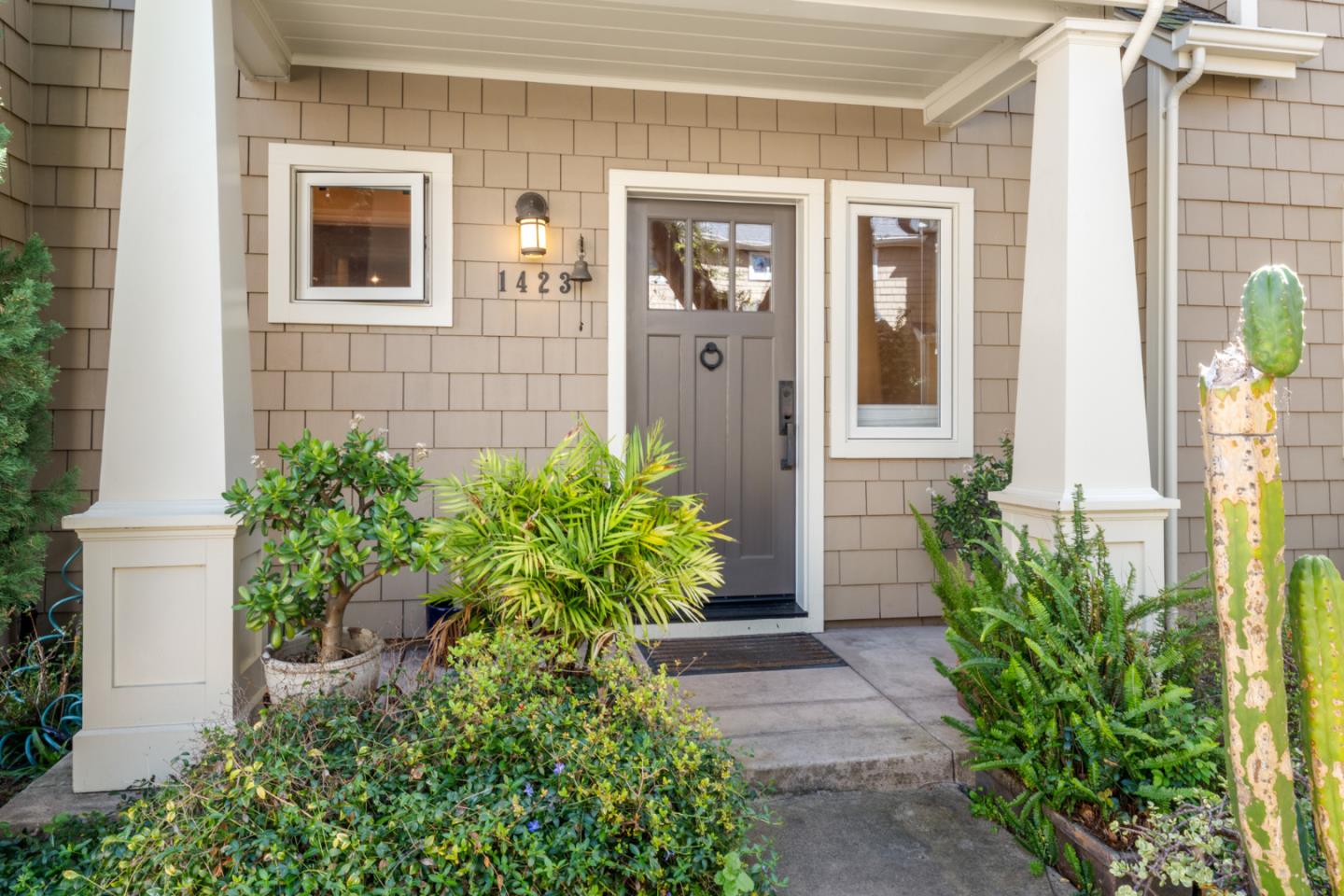 Detail Gallery Image 2 of 49 For 1423 San Antonio St, Menlo Park,  CA 94025 - 3 Beds | 2/1 Baths