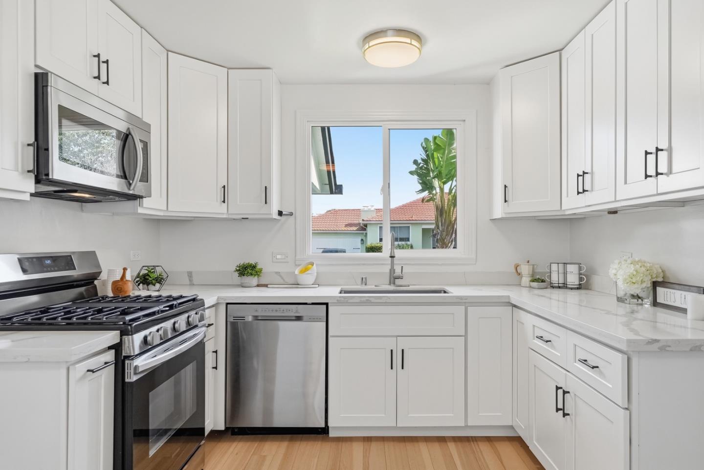 Detail Gallery Image 9 of 57 For 1519 Trollman Ave, San Mateo,  CA 94401 - 4 Beds | 4 Baths