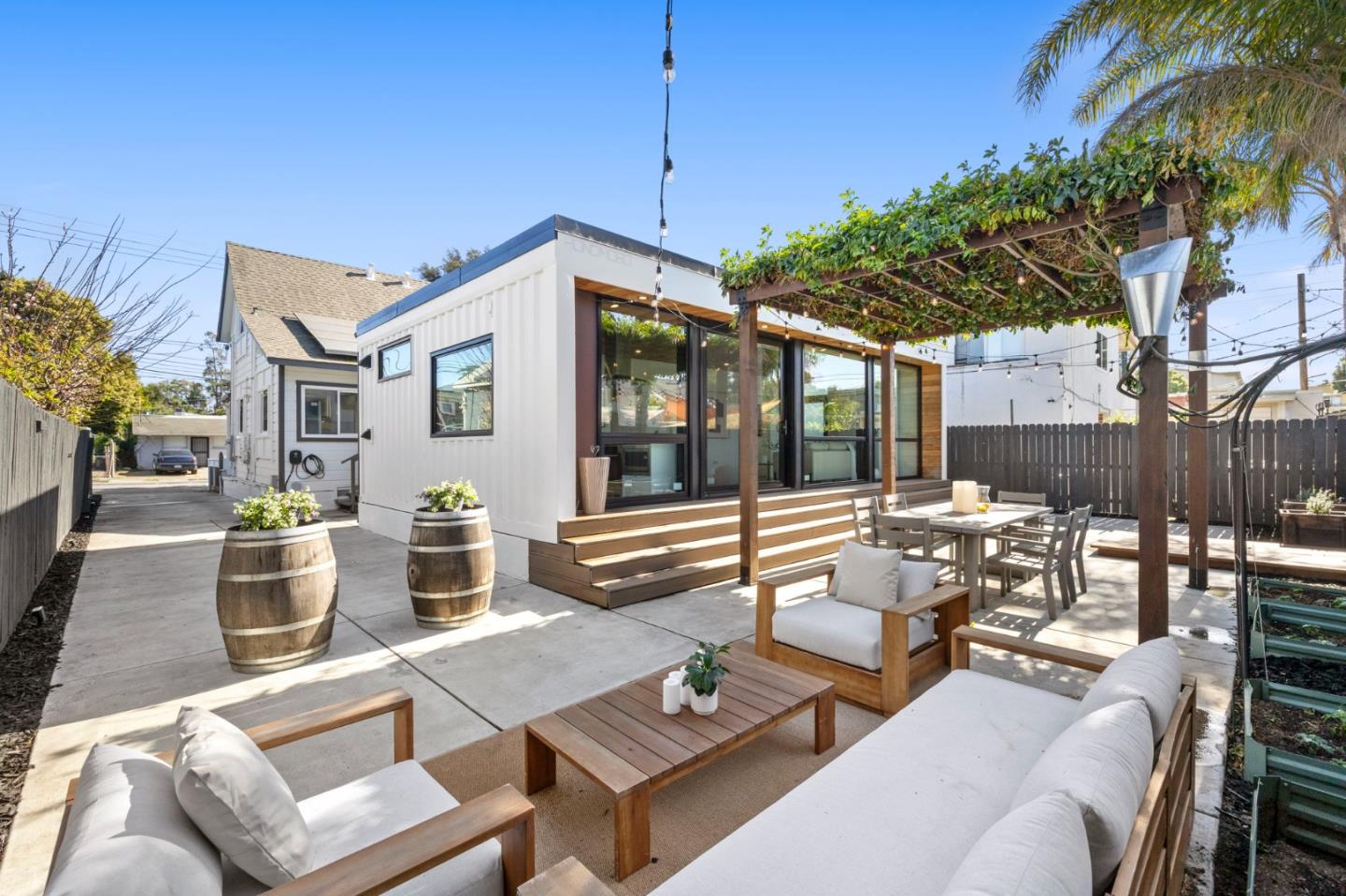 Detail Gallery Image 19 of 45 For 409 Tilton Ave, San Mateo,  CA 94401 - 5 Beds | 3 Baths