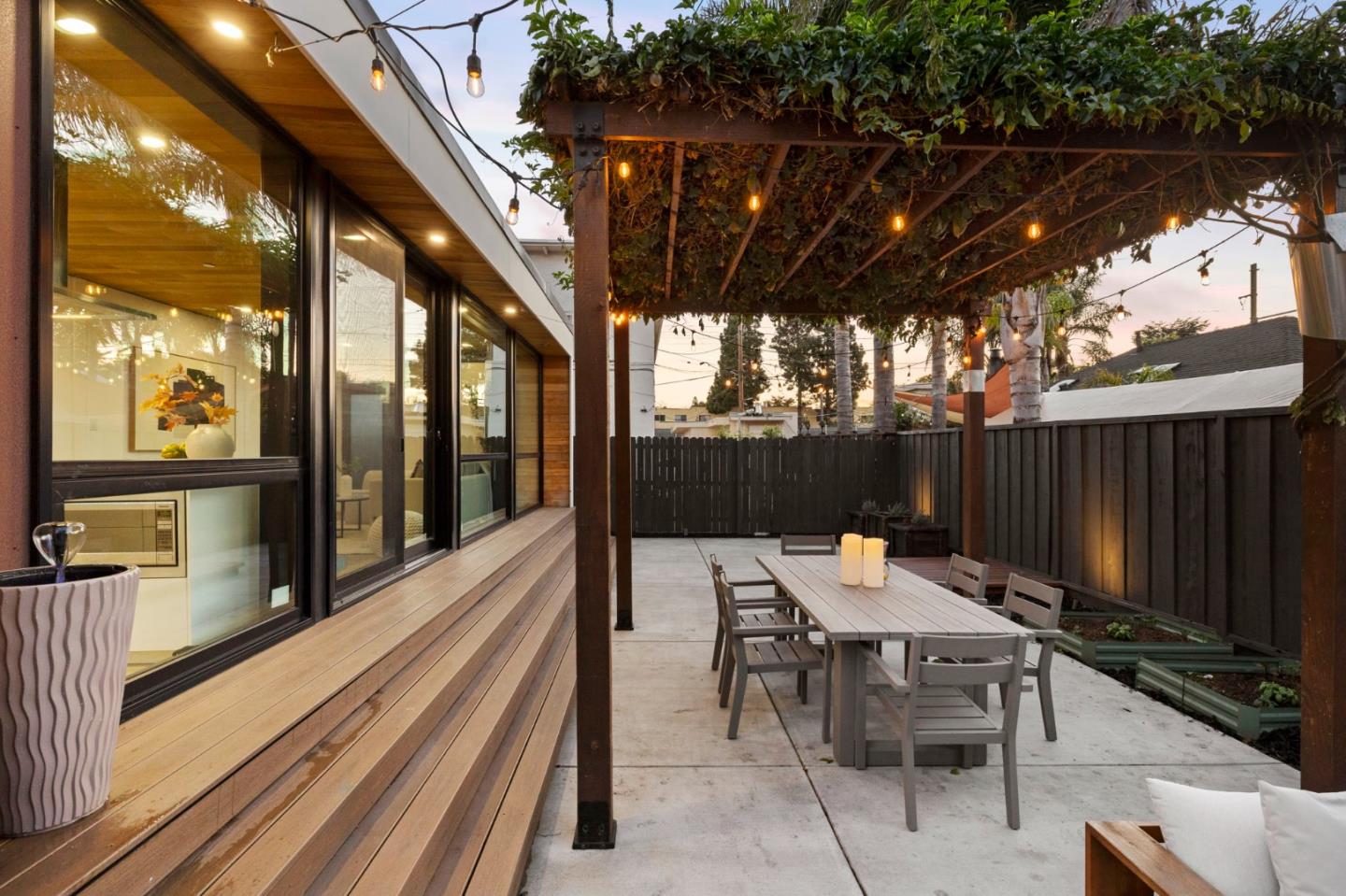 Detail Gallery Image 23 of 45 For 409 Tilton Ave, San Mateo,  CA 94401 - 5 Beds | 3 Baths