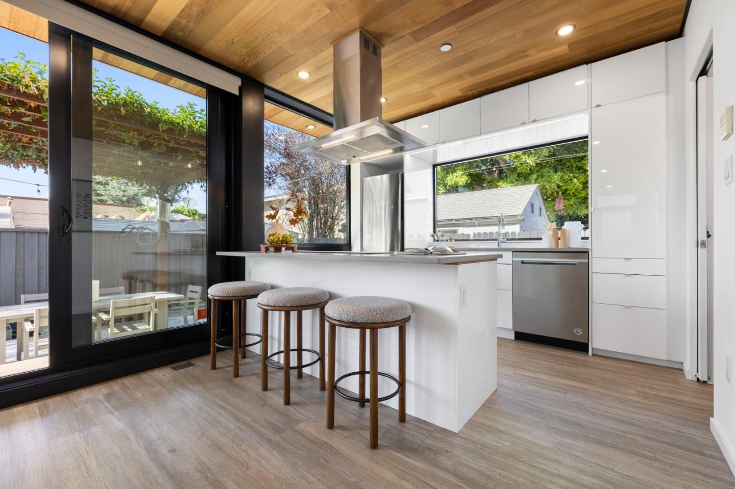 Detail Gallery Image 34 of 45 For 409 Tilton Ave, San Mateo,  CA 94401 - 5 Beds | 3 Baths