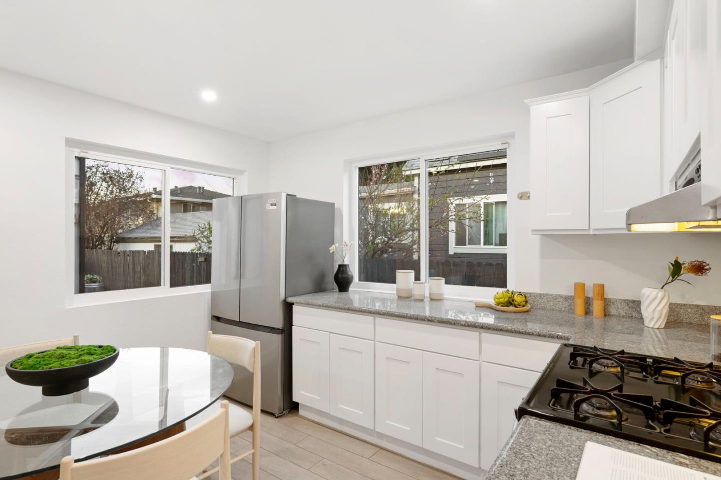 Detail Gallery Image 5 of 45 For 409 Tilton Ave, San Mateo,  CA 94401 - 5 Beds | 3 Baths