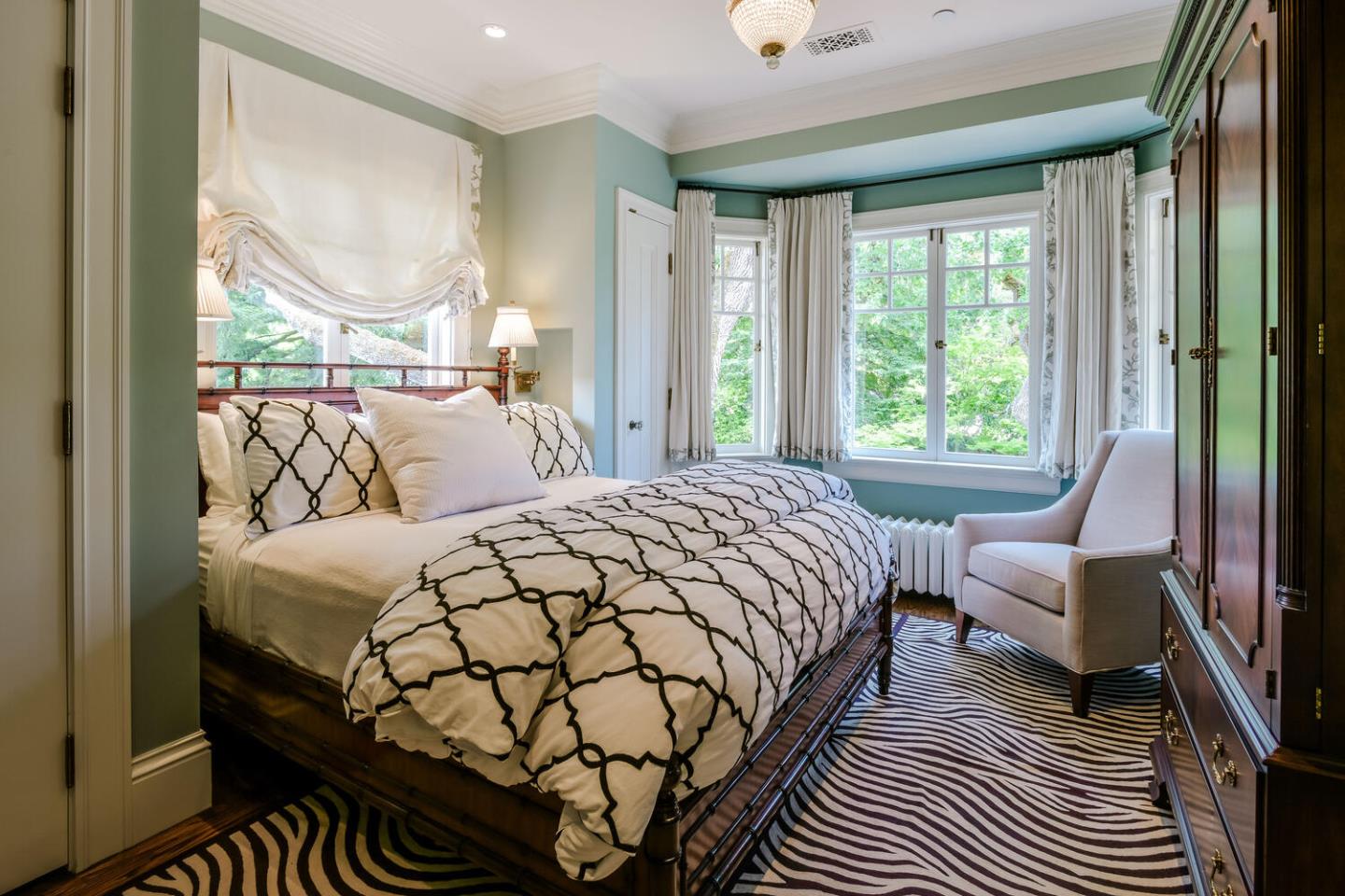 Detail Gallery Image 14 of 29 For 721 Edgewood Rd, San Mateo,  CA 94402 - 6 Beds | 5/1 Baths