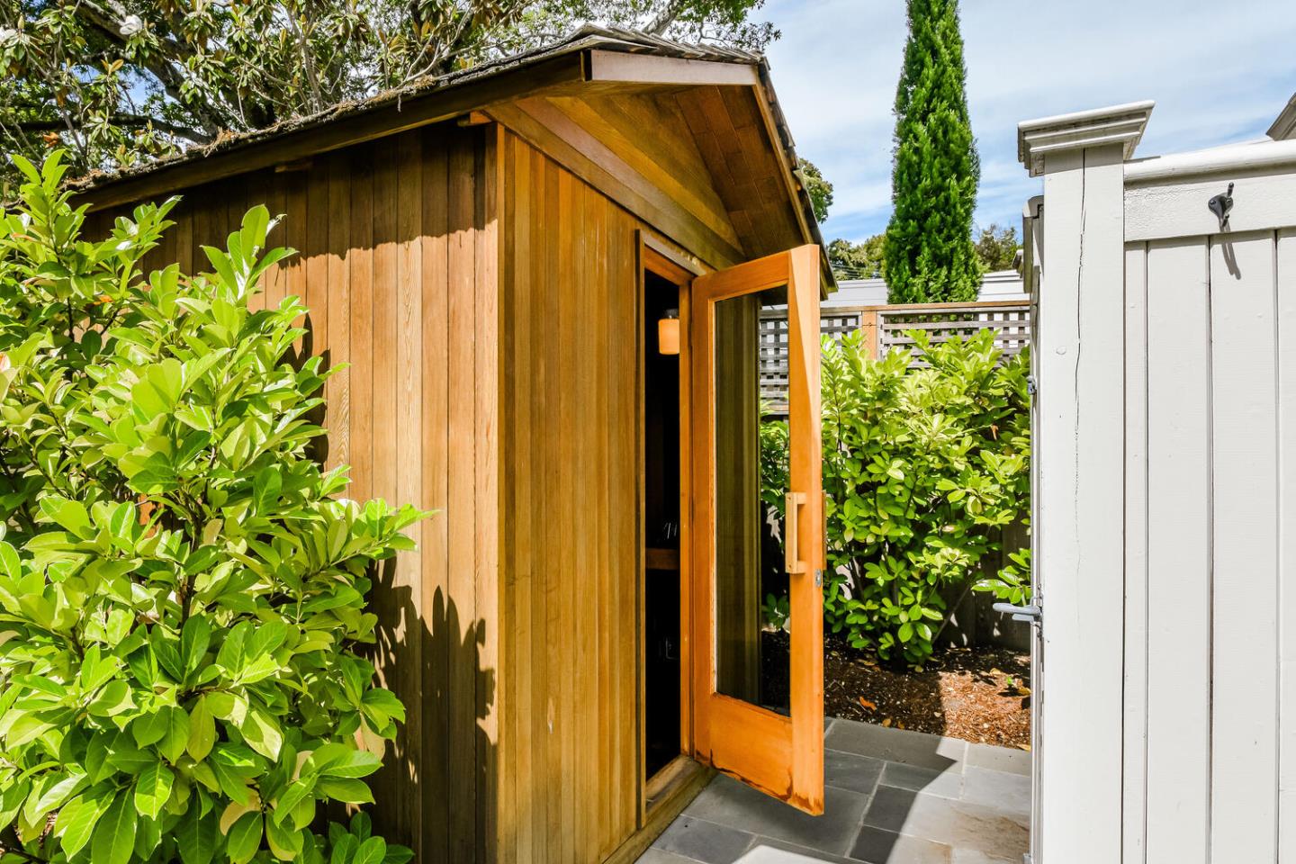 Detail Gallery Image 21 of 29 For 721 Edgewood Rd, San Mateo,  CA 94402 - 6 Beds | 5/1 Baths