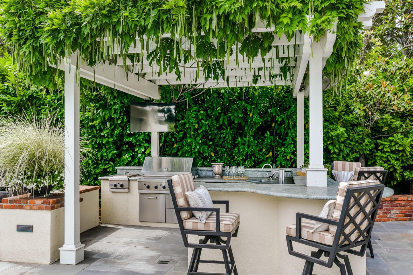 Detail Gallery Image 22 of 29 For 721 Edgewood Rd, San Mateo,  CA 94402 - 6 Beds | 5/1 Baths