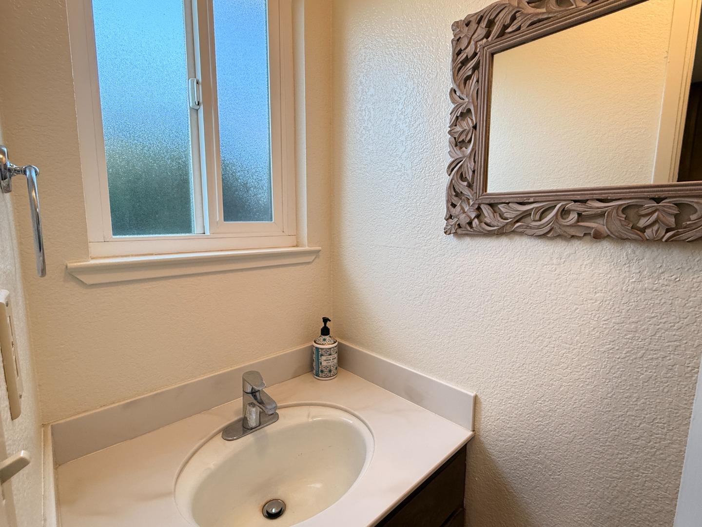Detail Gallery Image 13 of 19 For 12911 Barkley Dr, Salinas,  CA 93906 - – Beds | – Baths