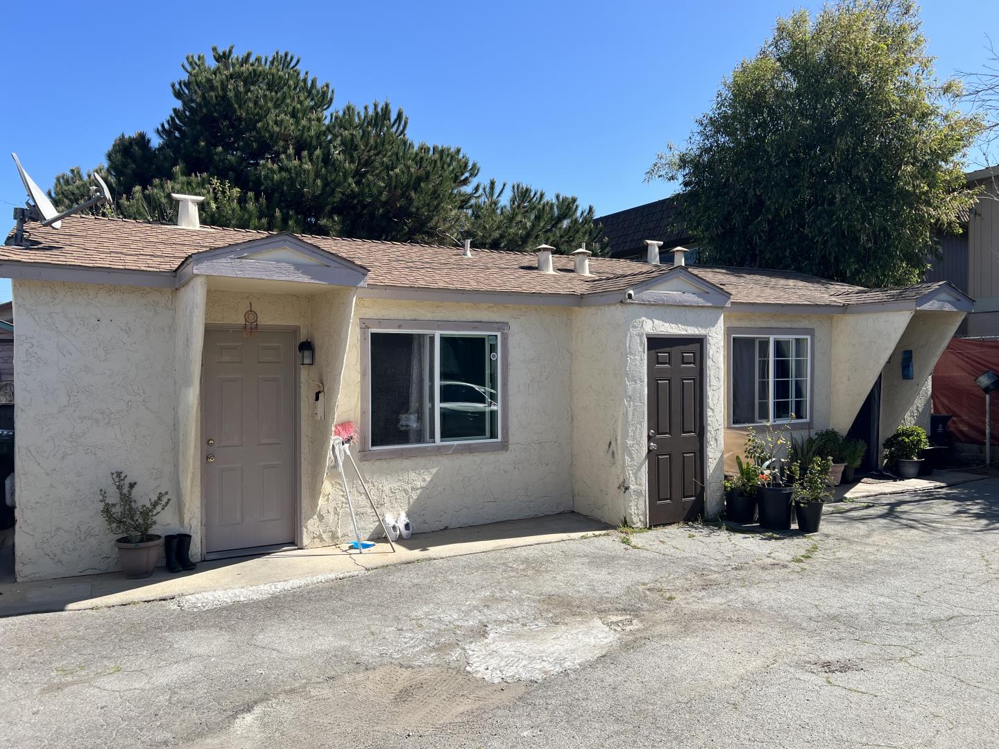 Detail Gallery Image 2 of 2 For 1142 Pacific Ave, Salinas,  CA 93905 - – Beds | – Baths