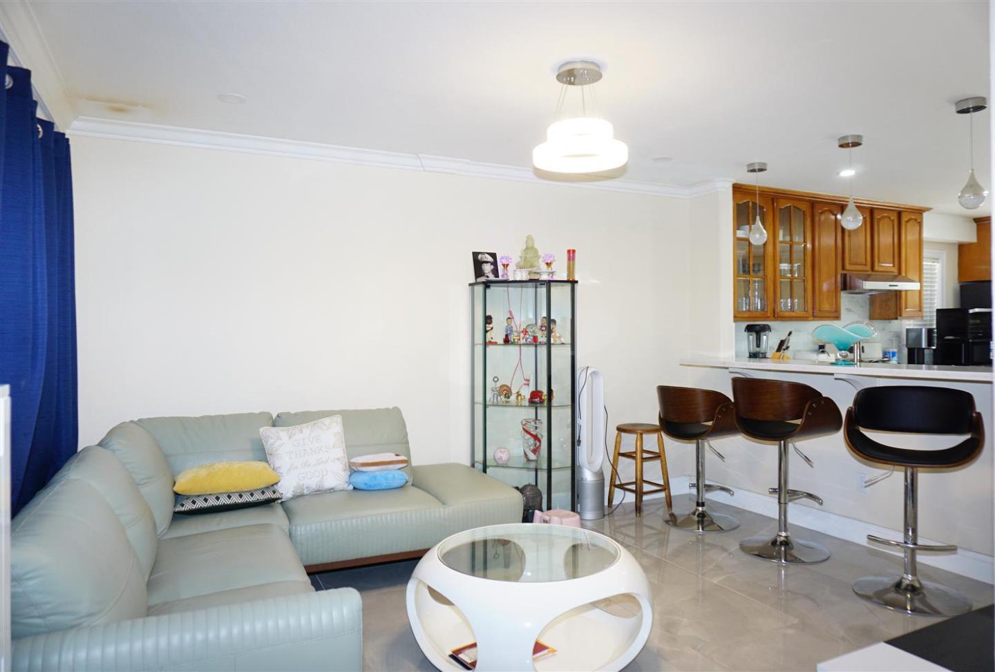 Detail Gallery Image 4 of 17 For 2057 E San Antonio St, San Jose,  CA 95116 - 3 Beds | 2/1 Baths