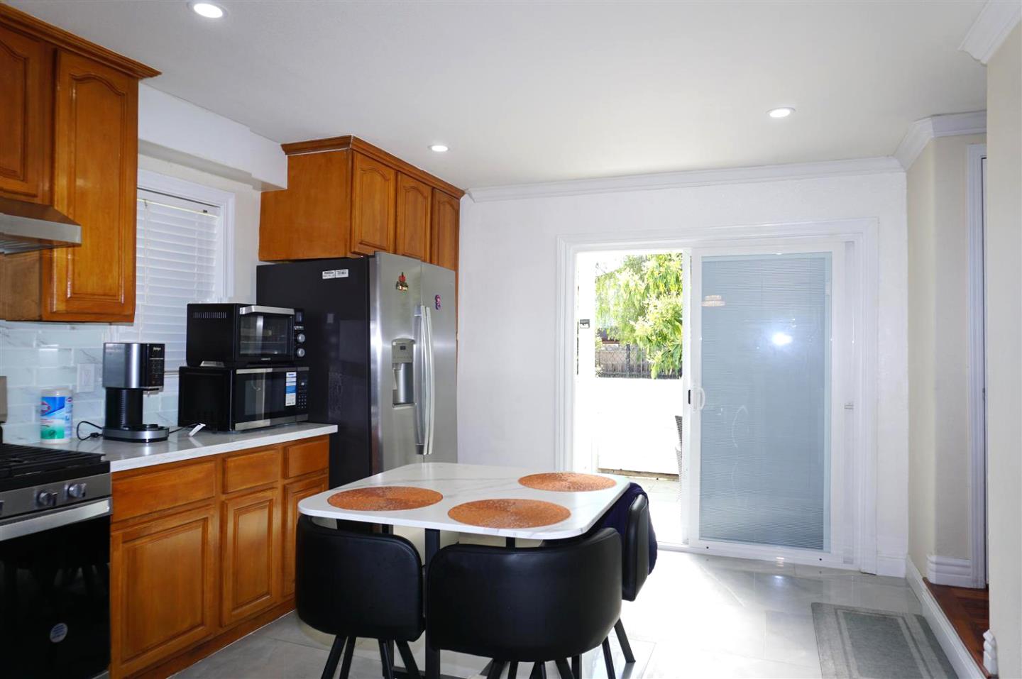 Detail Gallery Image 7 of 17 For 2057 E San Antonio St, San Jose,  CA 95116 - 3 Beds | 2/1 Baths