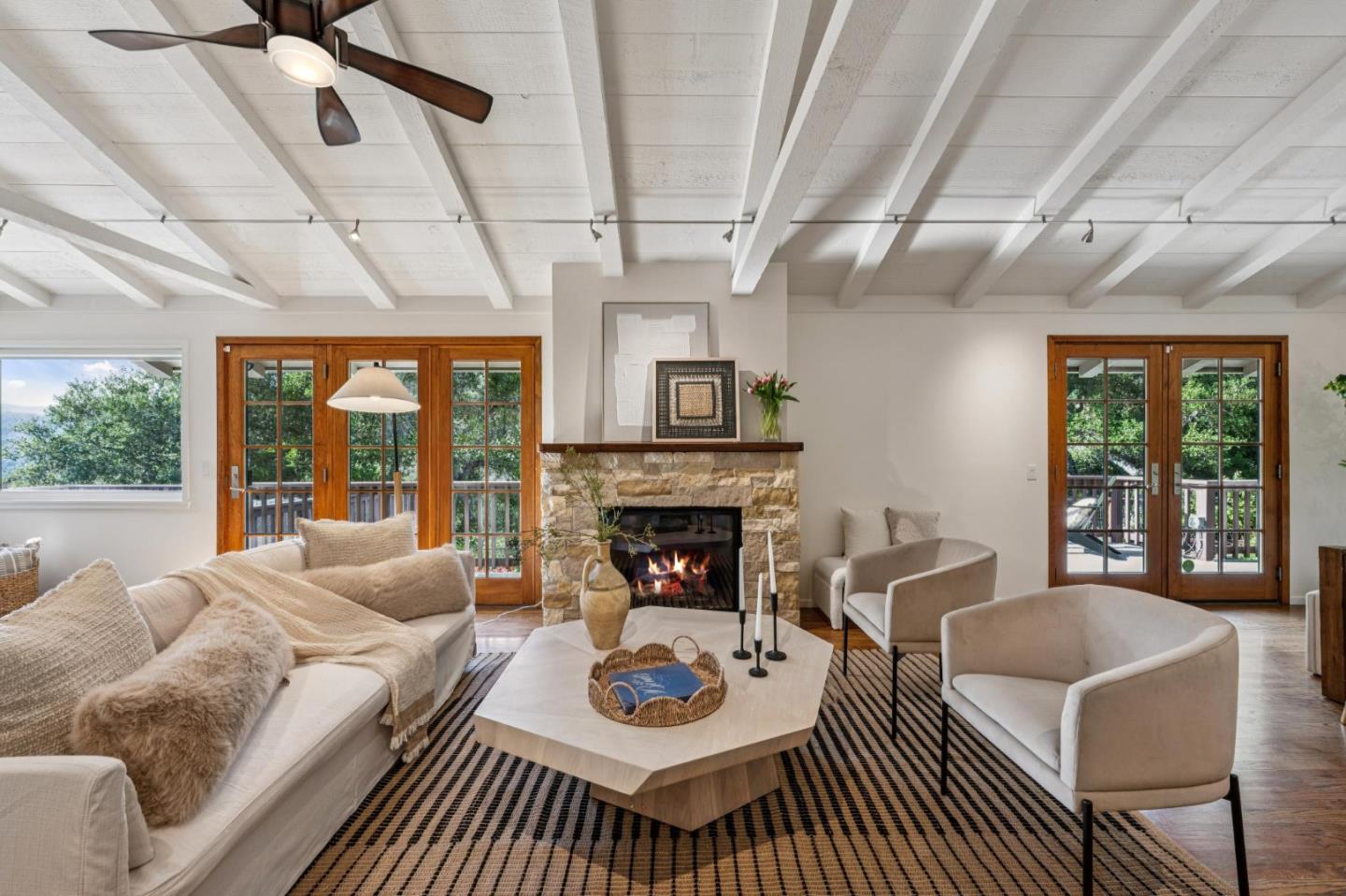 Detail Gallery Image 11 of 49 For 760 Country Club Dr, Carmel Valley,  CA 93924 - 4 Beds | 3 Baths