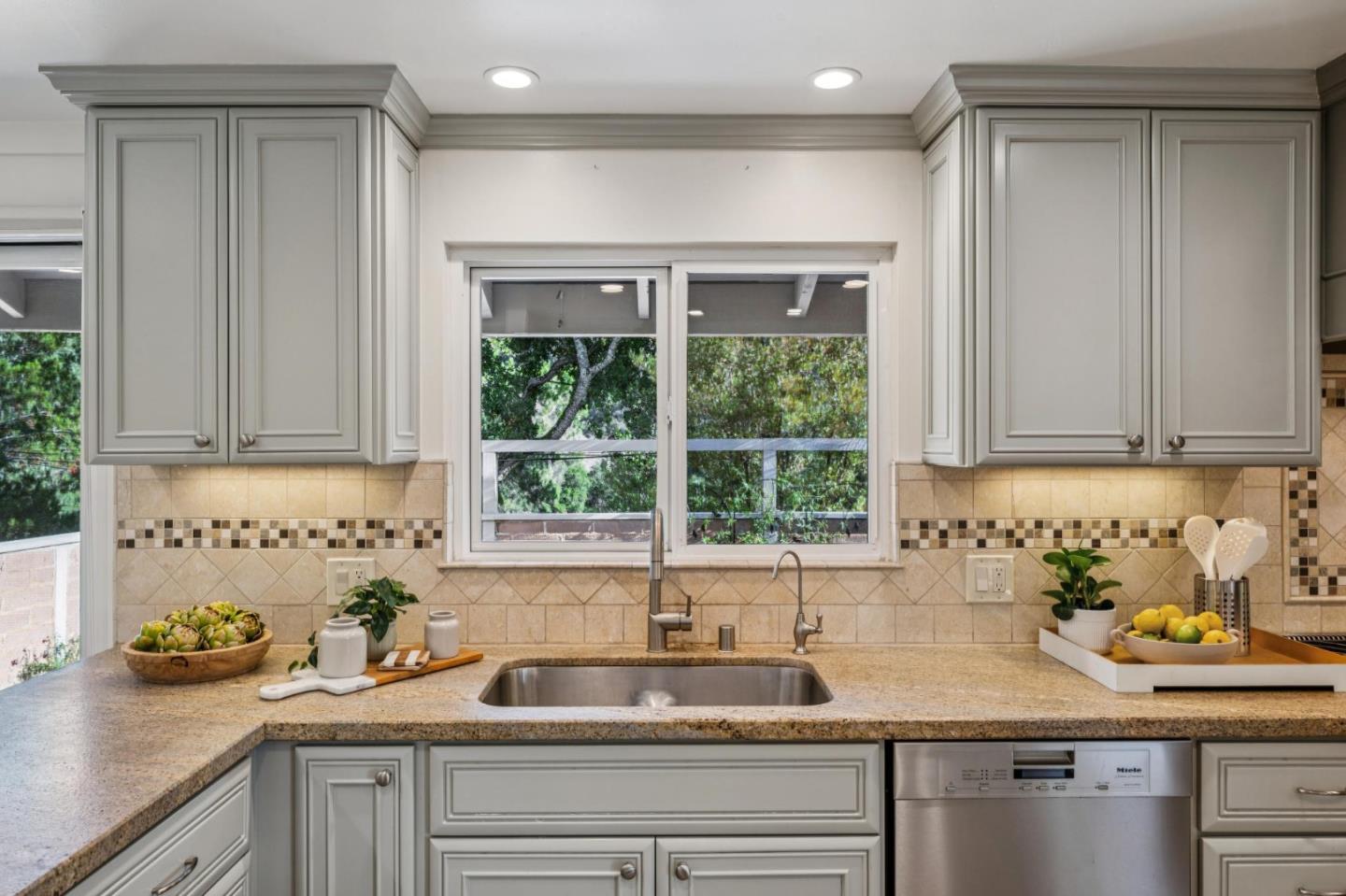 Detail Gallery Image 14 of 49 For 760 Country Club Dr, Carmel Valley,  CA 93924 - 4 Beds | 3 Baths