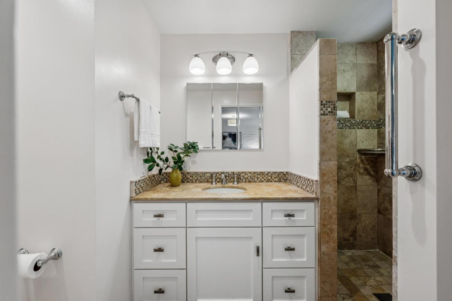 Detail Gallery Image 25 of 49 For 760 Country Club Dr, Carmel Valley,  CA 93924 - 4 Beds | 3 Baths