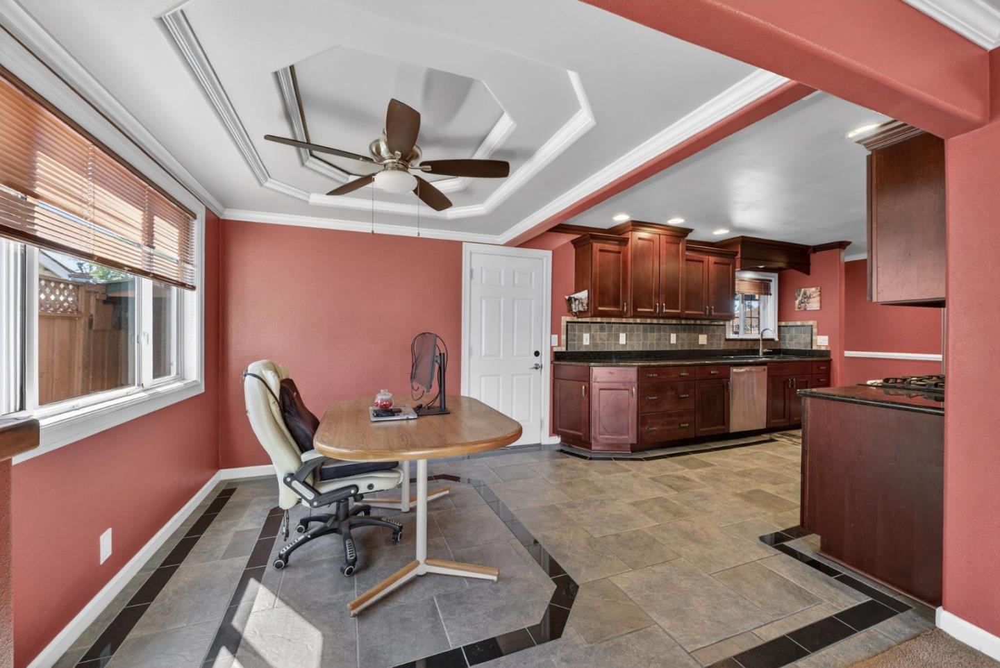 Detail Gallery Image 14 of 41 For 3950 Meridian Ave, San Jose,  CA 95124 - 3 Beds | 2 Baths