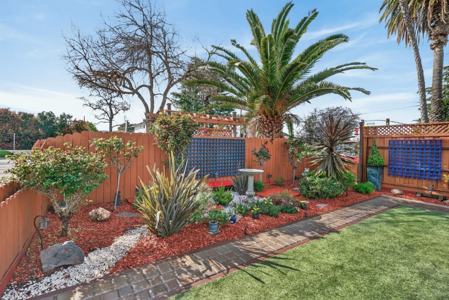 Detail Gallery Image 7 of 41 For 3950 Meridian Ave, San Jose,  CA 95124 - 3 Beds | 2 Baths