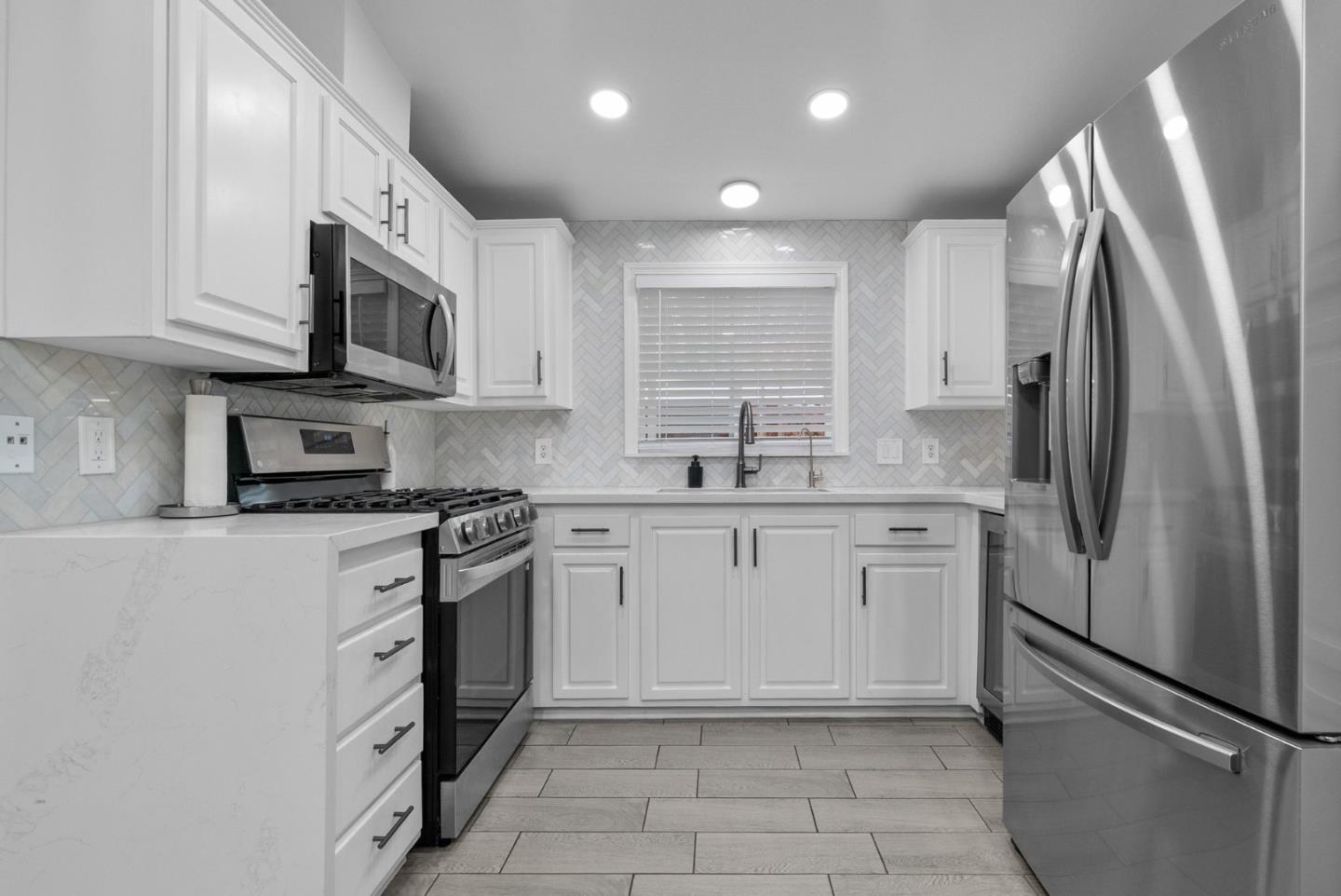 Detail Gallery Image 16 of 50 For 789 Green Valley Rd #121,  Watsonville,  CA 95076 - 3 Beds | 2 Baths