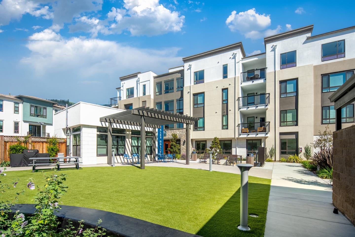 Front Image Thumbnail for ML82038826