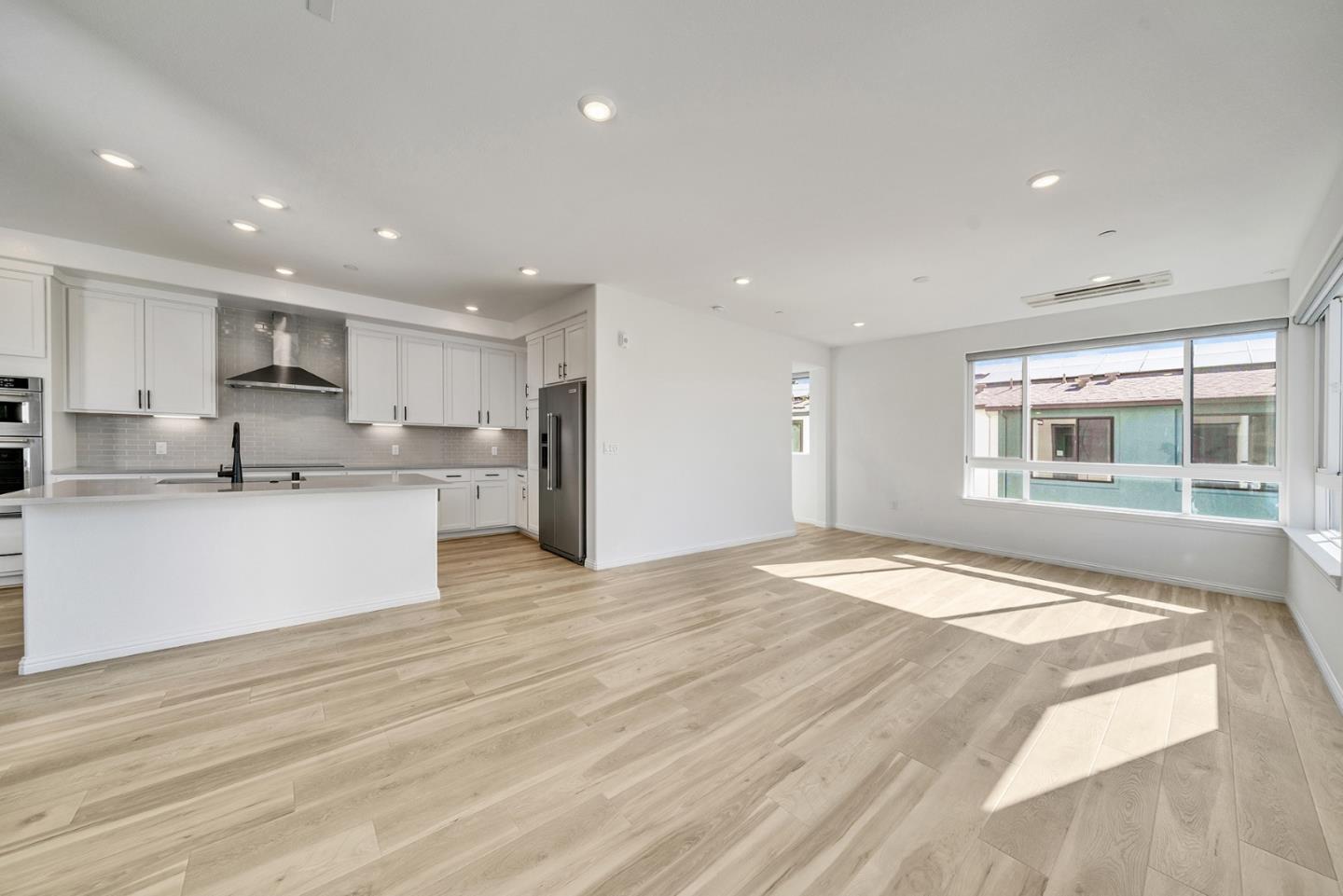 Detail Gallery Image 12 of 48 For 400 Siam Ter #5,  Sunnyvale,  CA 94089 - 2 Beds | 2 Baths