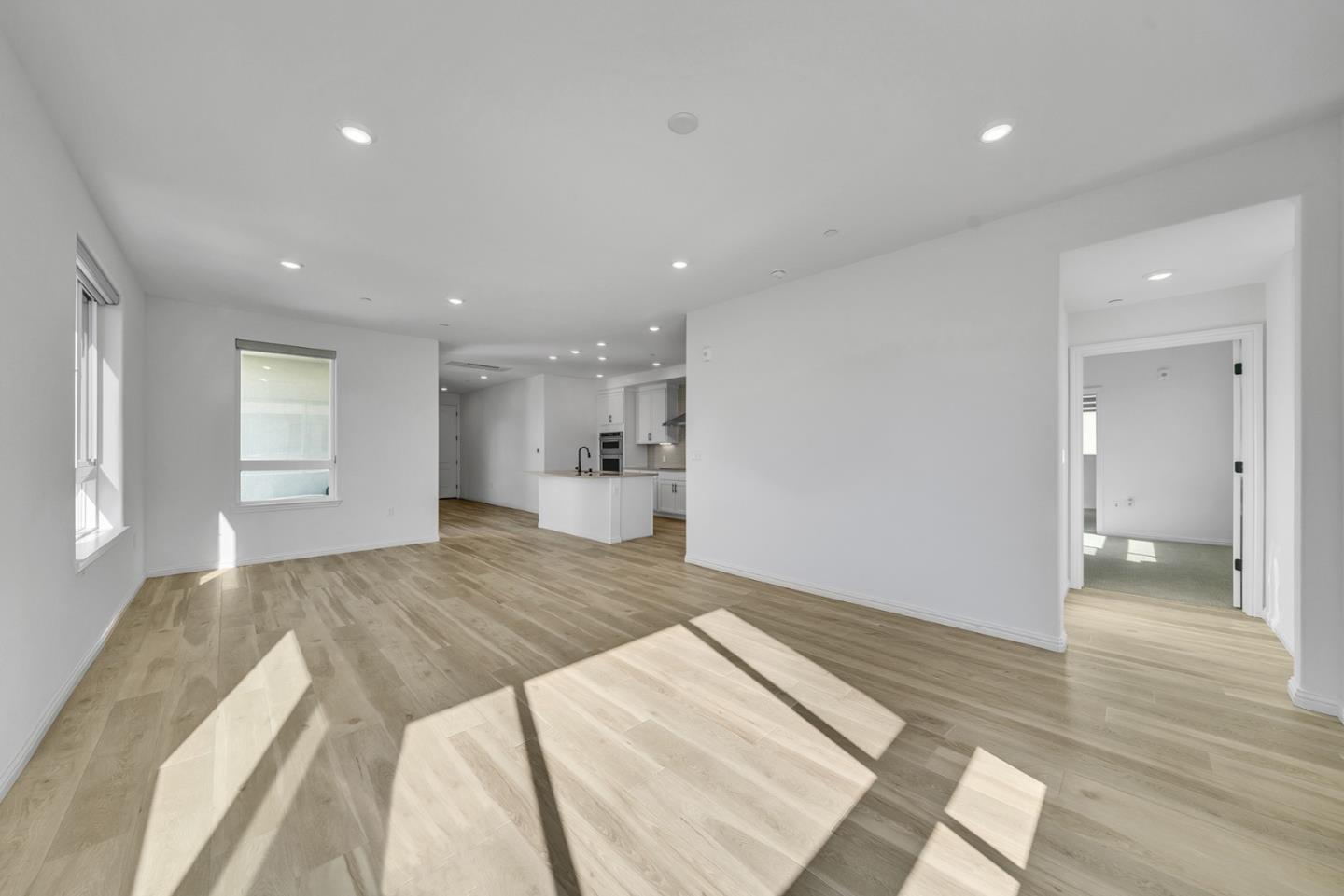 Detail Gallery Image 6 of 48 For 400 Siam Ter #5,  Sunnyvale,  CA 94089 - 2 Beds | 2 Baths