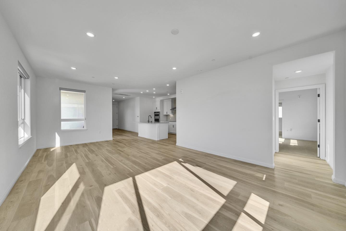 Detail Gallery Image 7 of 48 For 400 Siam Ter #5,  Sunnyvale,  CA 94089 - 2 Beds | 2 Baths