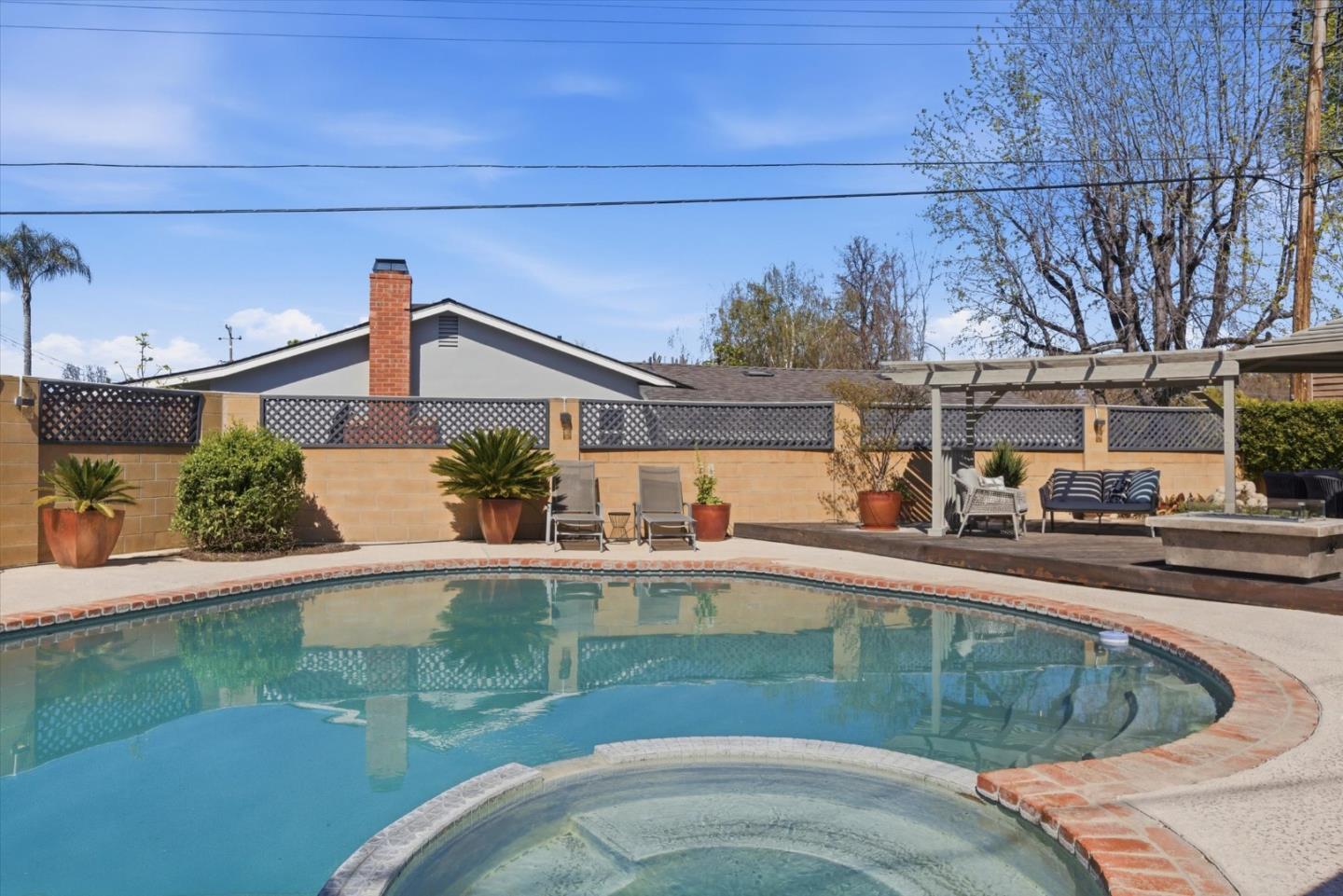 Detail Gallery Image 23 of 39 For 1695 Grizilo Dr, San Jose,  CA 95124 - 6 Beds | 3/1 Baths