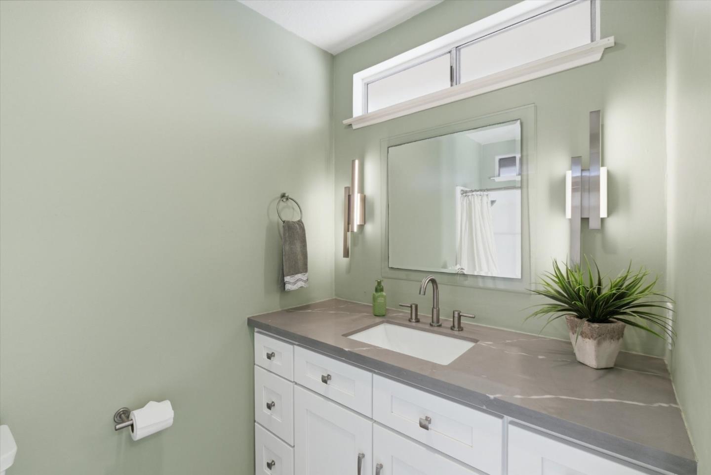 Detail Gallery Image 25 of 39 For 1695 Grizilo Dr, San Jose,  CA 95124 - 6 Beds | 3/1 Baths