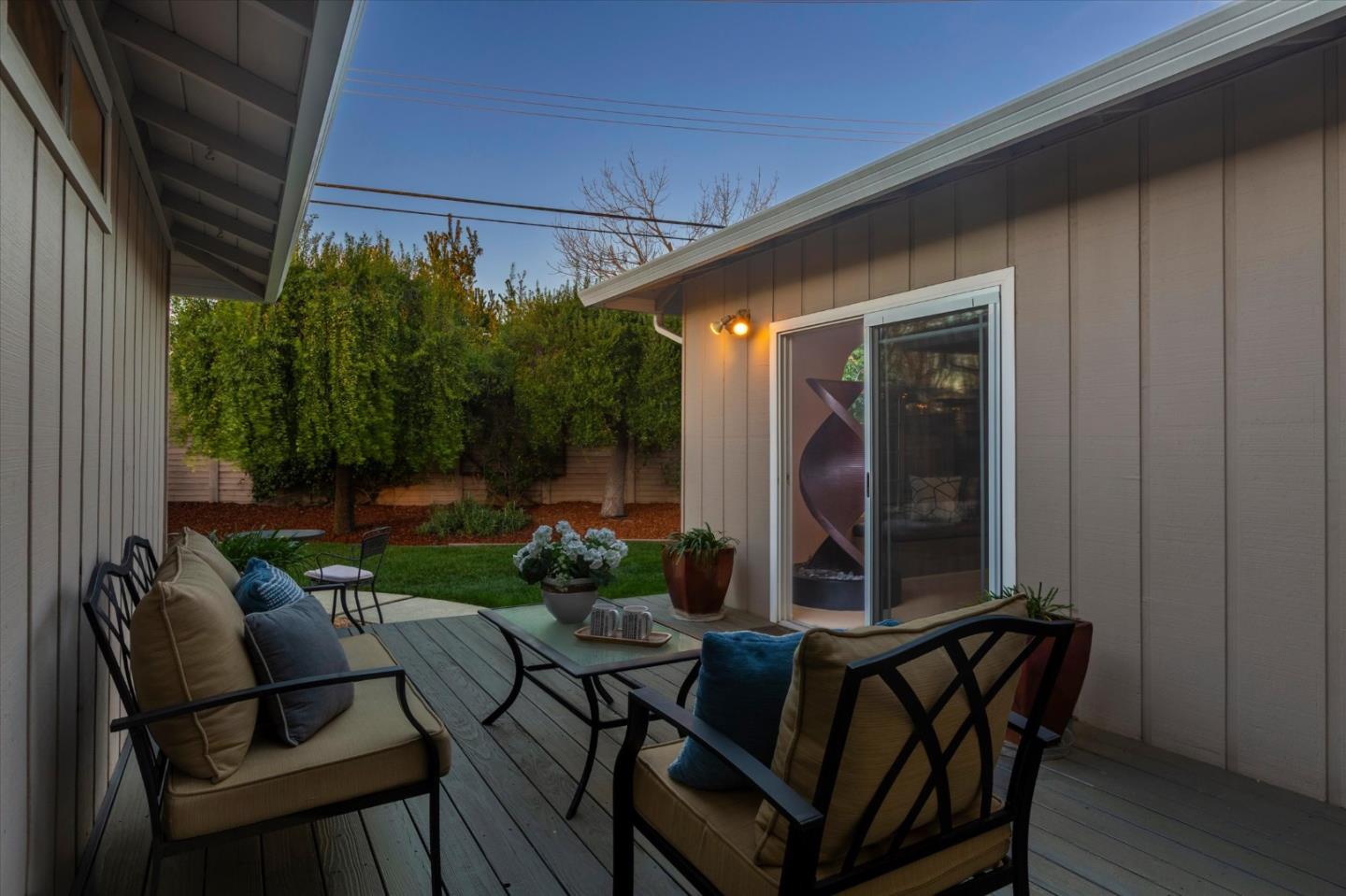 Detail Gallery Image 29 of 39 For 1695 Grizilo Dr, San Jose,  CA 95124 - 6 Beds | 3/1 Baths