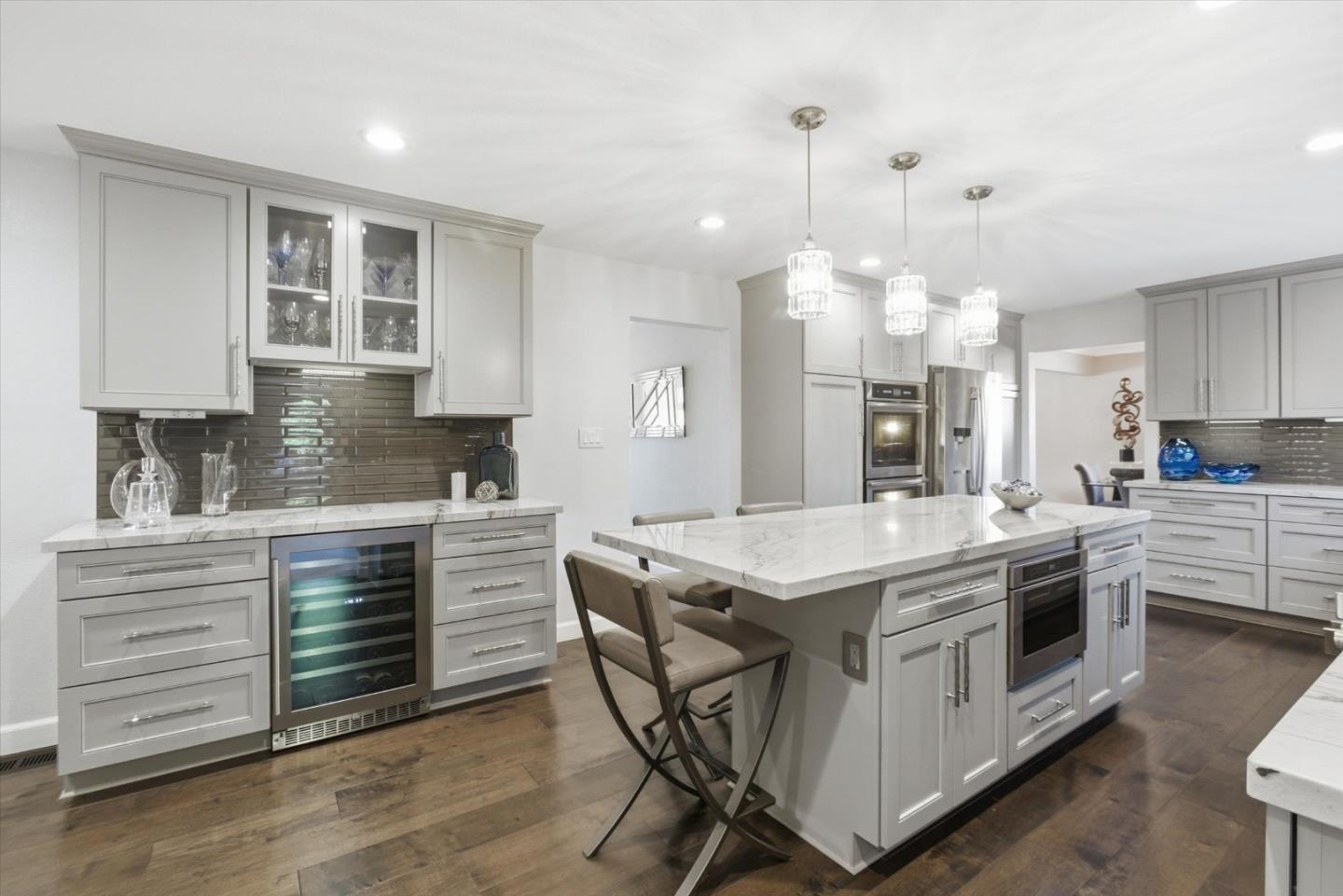 Detail Gallery Image 5 of 39 For 1695 Grizilo Dr, San Jose,  CA 95124 - 6 Beds | 3/1 Baths