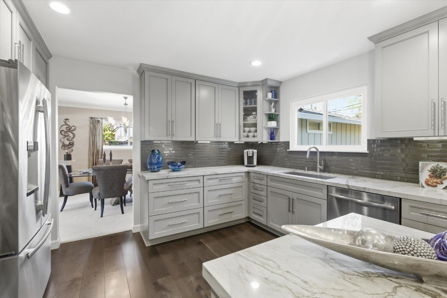 Detail Gallery Image 6 of 39 For 1695 Grizilo Dr, San Jose,  CA 95124 - 6 Beds | 3/1 Baths