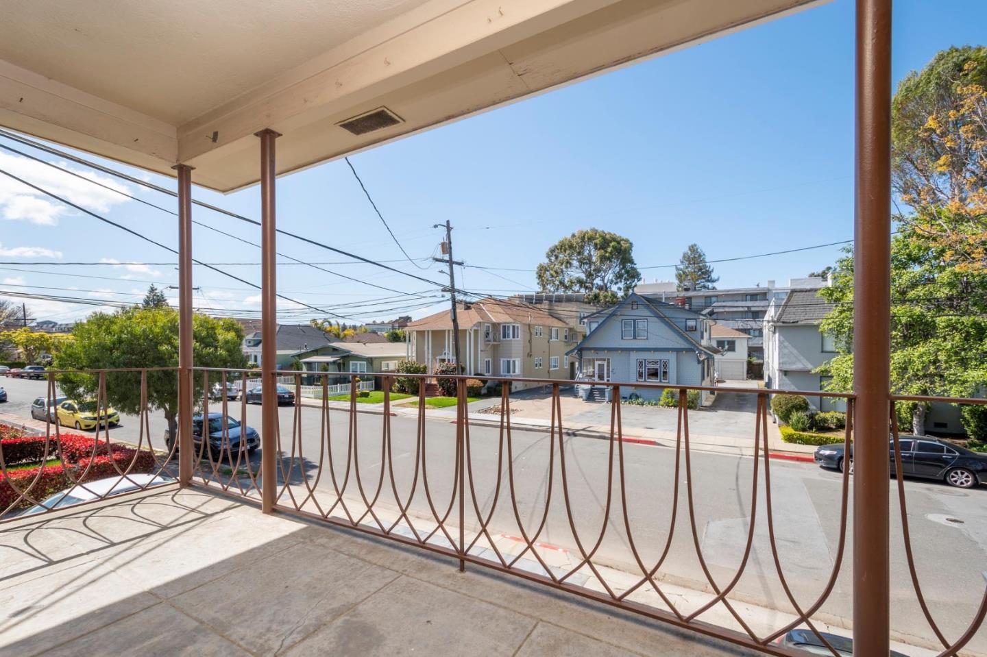 Detail Gallery Image 5 of 14 For 815 Burlingame Ave #4,  Burlingame,  CA 94010 - 2 Beds | 1 Baths