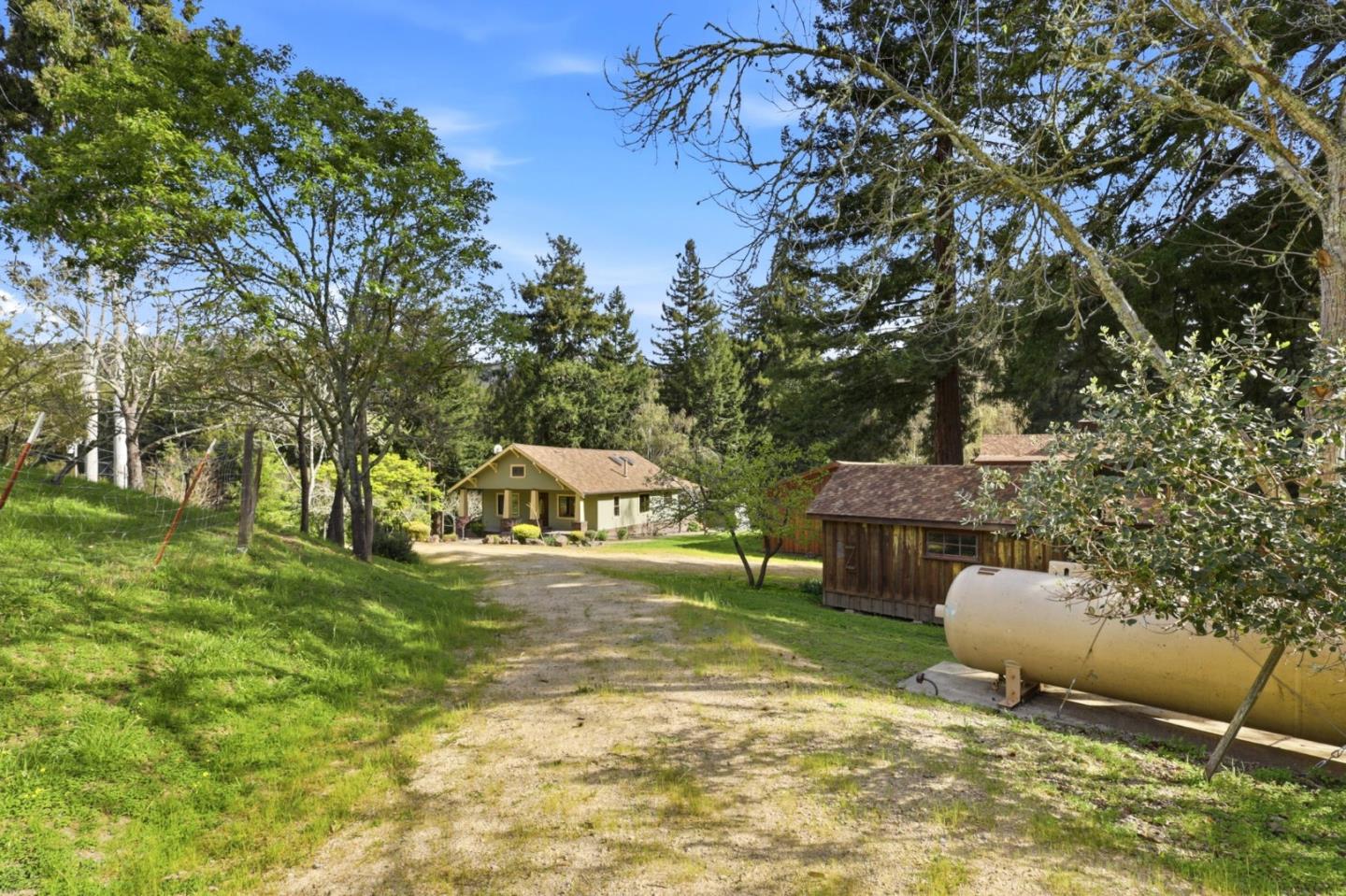 Detail Gallery Image 6 of 76 For 601 Old Hazel Dell Road, Watsonville,  CA 95076 - 5 Beds | 3/1 Baths