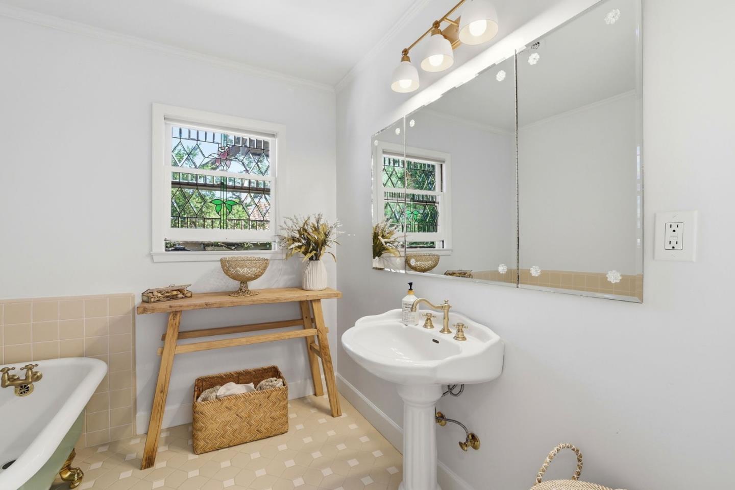 Detail Gallery Image 24 of 52 For 203 Alexander Ave, Los Gatos,  CA 95030 - 5 Beds | 4 Baths