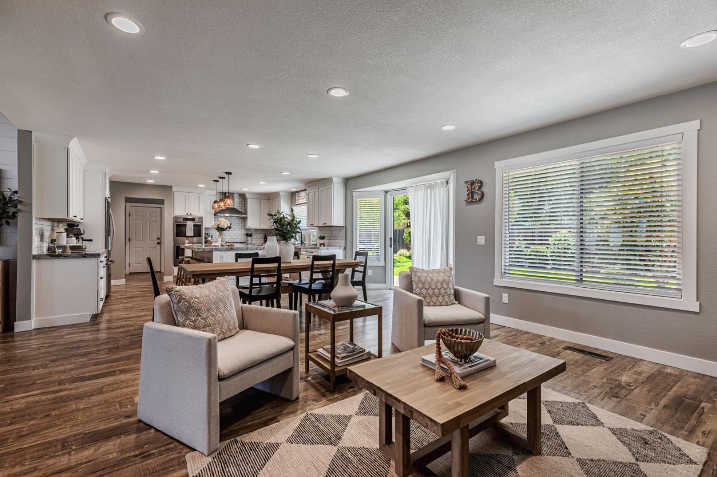 Detail Gallery Image 12 of 73 For 640 S Ridgemark Dr, Hollister,  CA 95023 - 4 Beds | 4 Baths