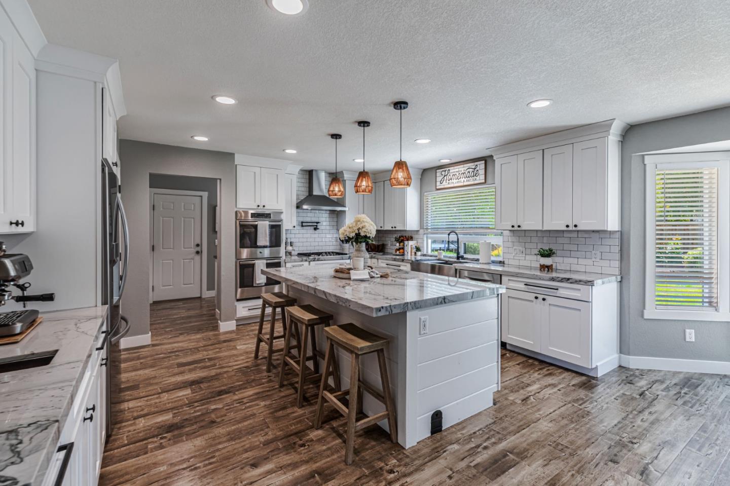 Detail Gallery Image 18 of 73 For 640 S Ridgemark Dr, Hollister,  CA 95023 - 4 Beds | 4 Baths