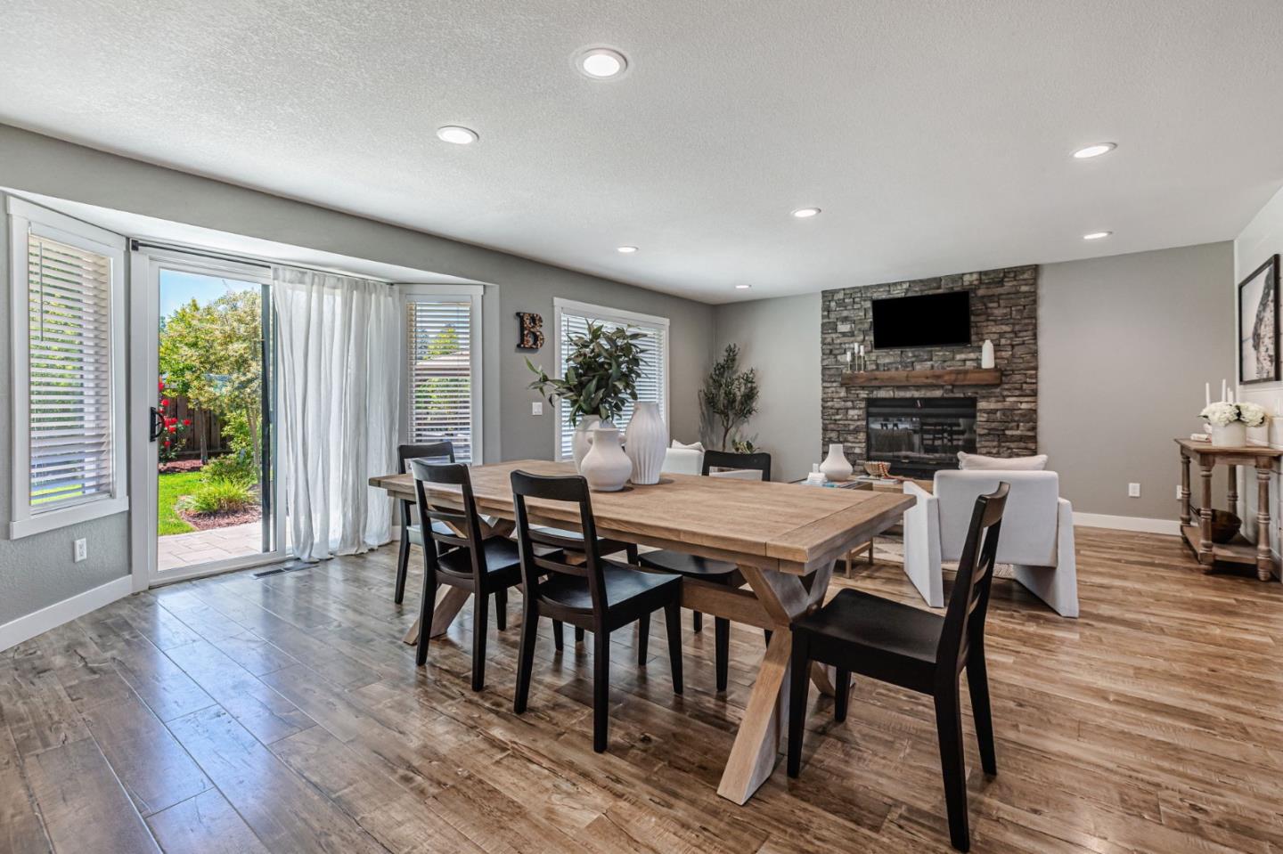 Detail Gallery Image 24 of 73 For 640 S Ridgemark Dr, Hollister,  CA 95023 - 4 Beds | 4 Baths