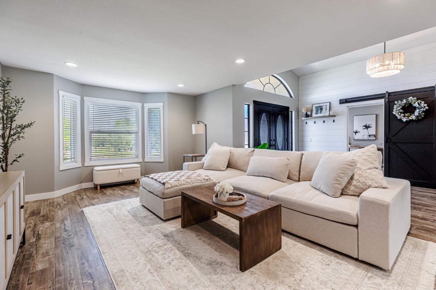 Detail Gallery Image 26 of 73 For 640 S Ridgemark Dr, Hollister,  CA 95023 - 4 Beds | 4 Baths