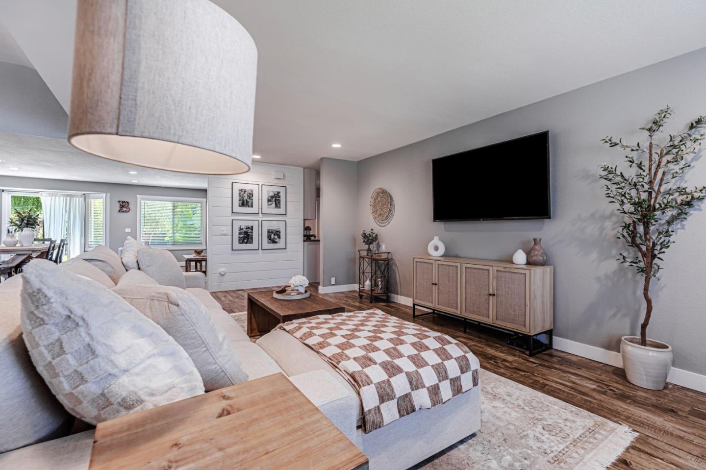 Detail Gallery Image 29 of 73 For 640 S Ridgemark Dr, Hollister,  CA 95023 - 4 Beds | 4 Baths