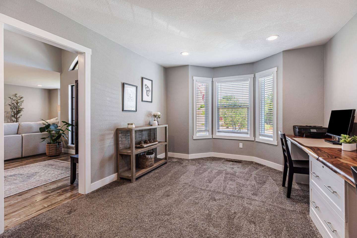 Detail Gallery Image 32 of 73 For 640 S Ridgemark Dr, Hollister,  CA 95023 - 4 Beds | 4 Baths