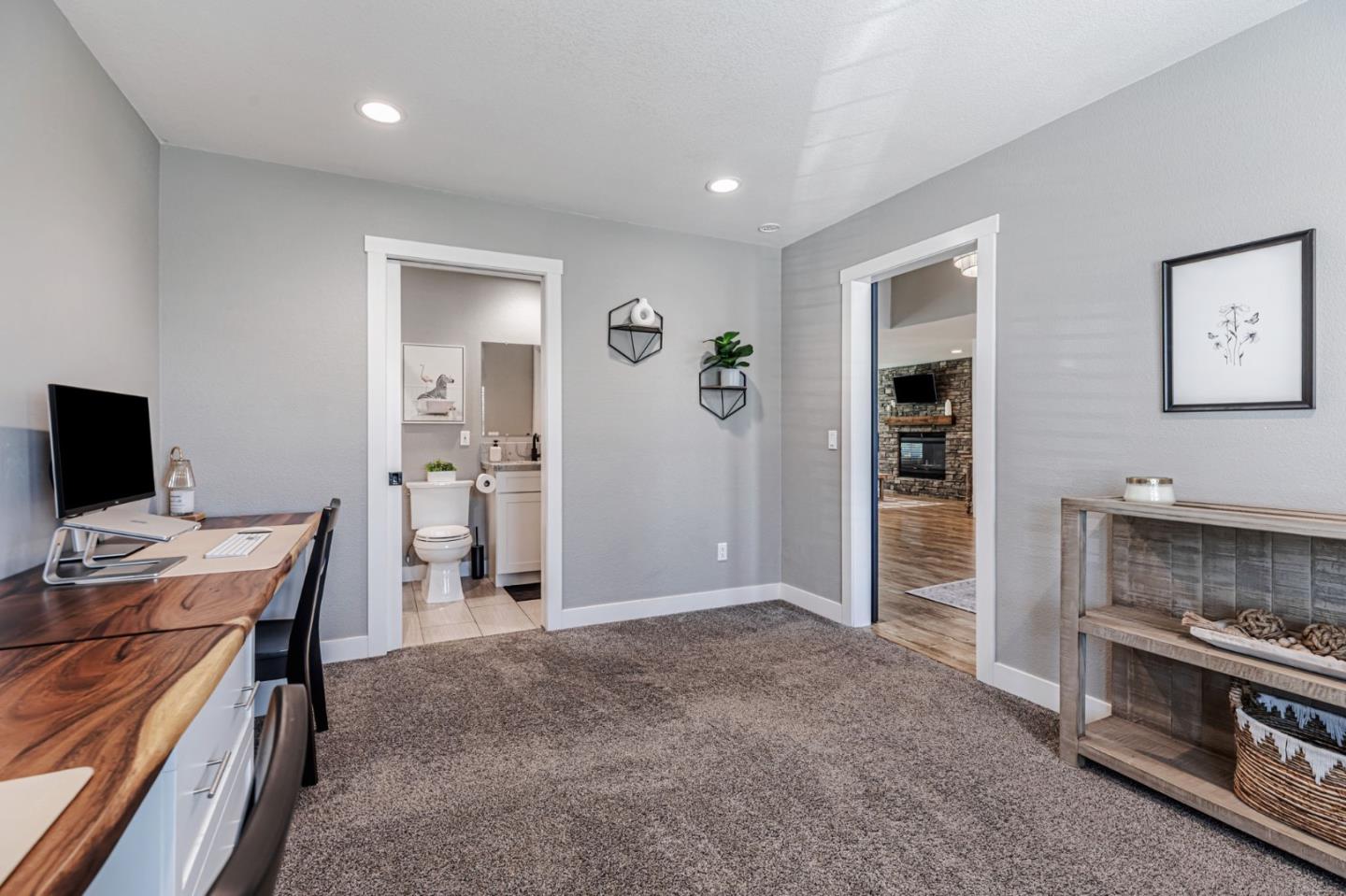 Detail Gallery Image 34 of 73 For 640 S Ridgemark Dr, Hollister,  CA 95023 - 4 Beds | 4 Baths