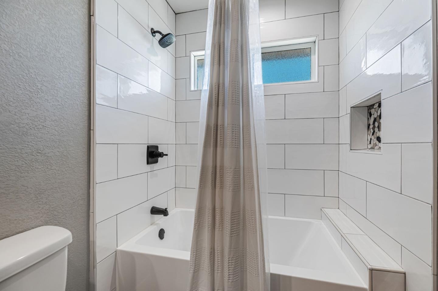 Detail Gallery Image 52 of 73 For 640 S Ridgemark Dr, Hollister,  CA 95023 - 4 Beds | 4 Baths