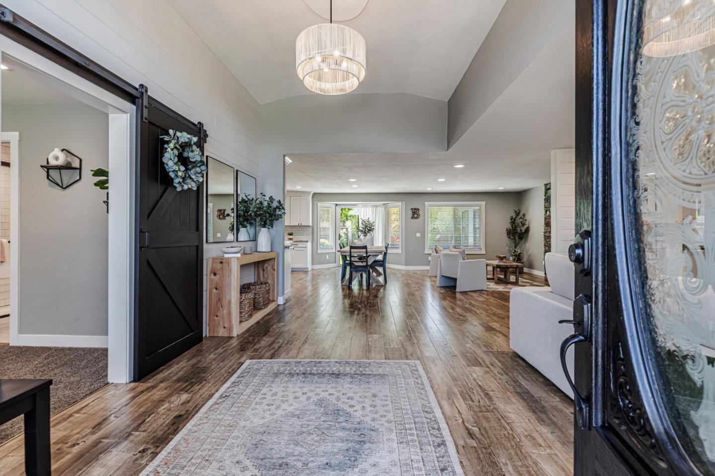 Detail Gallery Image 9 of 73 For 640 S Ridgemark Dr, Hollister,  CA 95023 - 4 Beds | 4 Baths