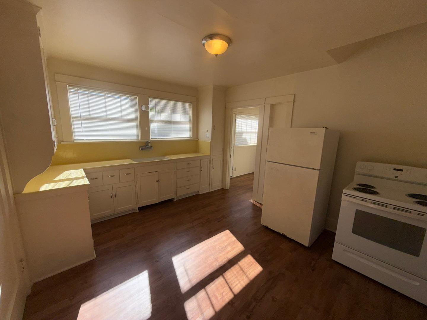 Detail Gallery Image 8 of 23 For 22 Willow St, Salinas,  CA 93901 - 2 Beds | 1 Baths