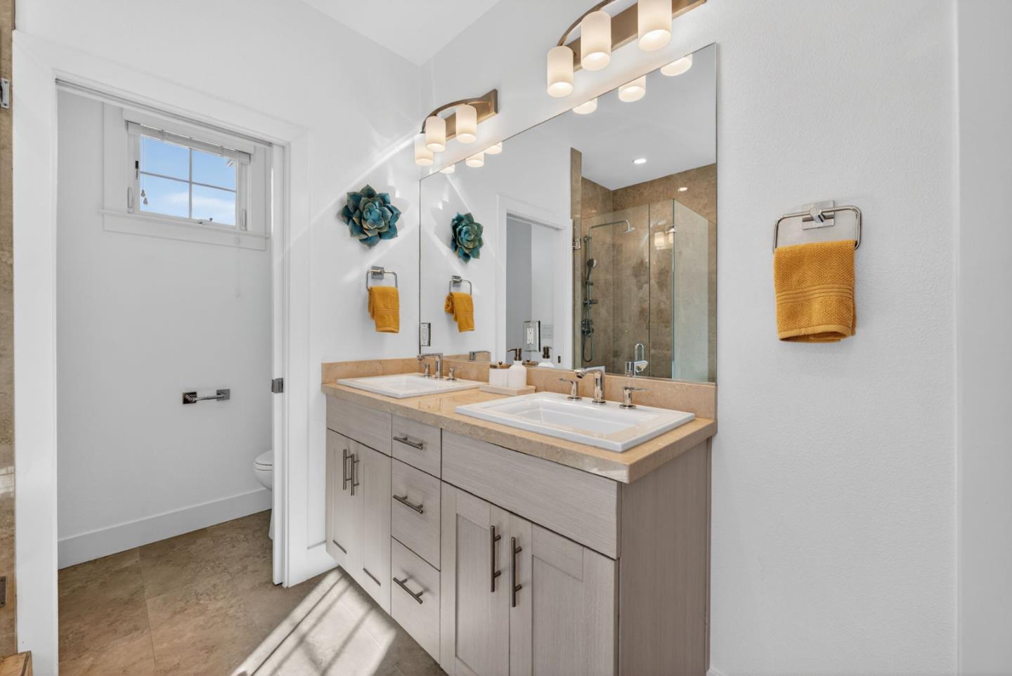 Detail Gallery Image 16 of 30 For 1083 Ed Roth Ter, Sunnyvale,  CA 94086 - 3 Beds | 3/1 Baths