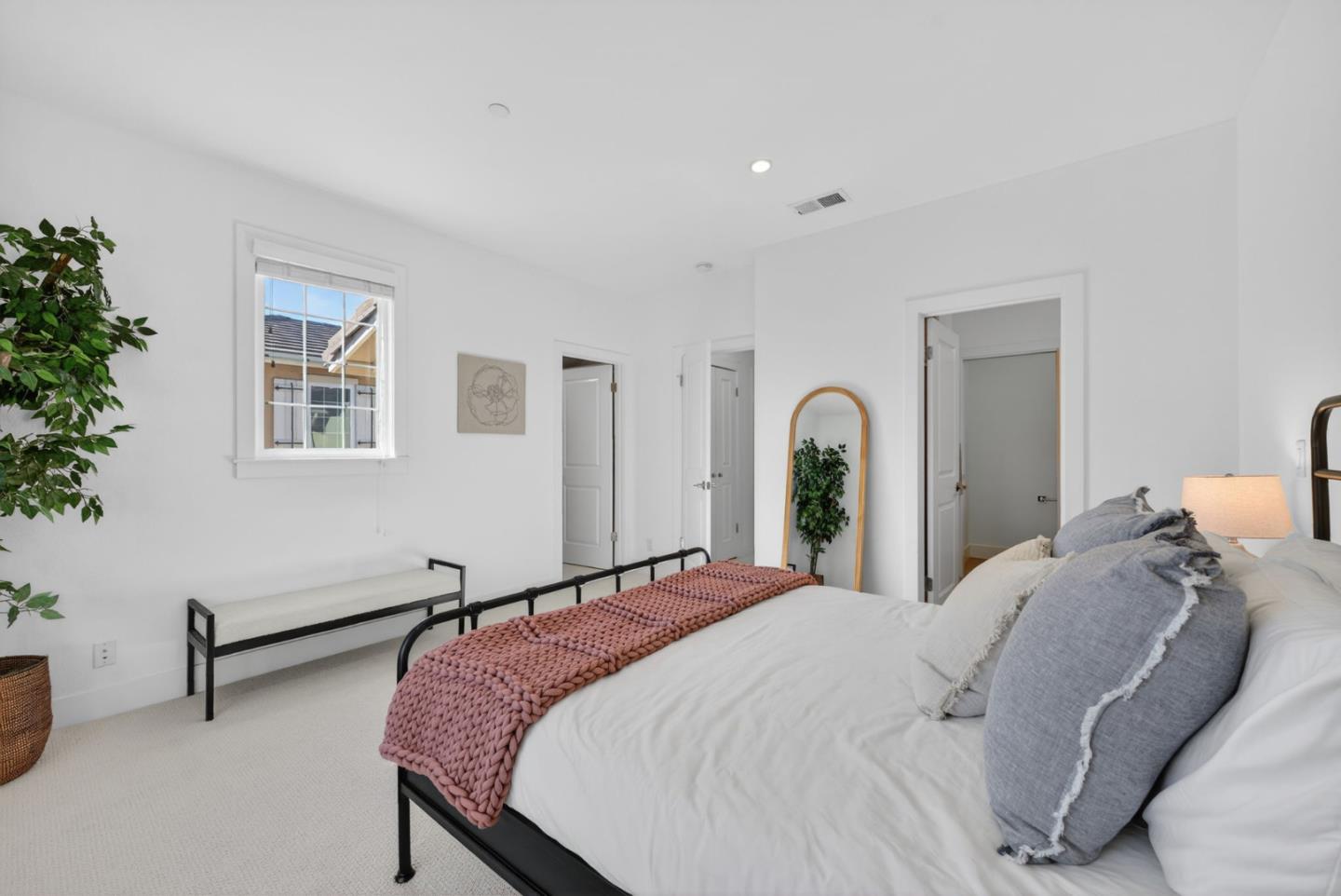 Detail Gallery Image 19 of 30 For 1083 Ed Roth Ter, Sunnyvale,  CA 94086 - 3 Beds | 3/1 Baths