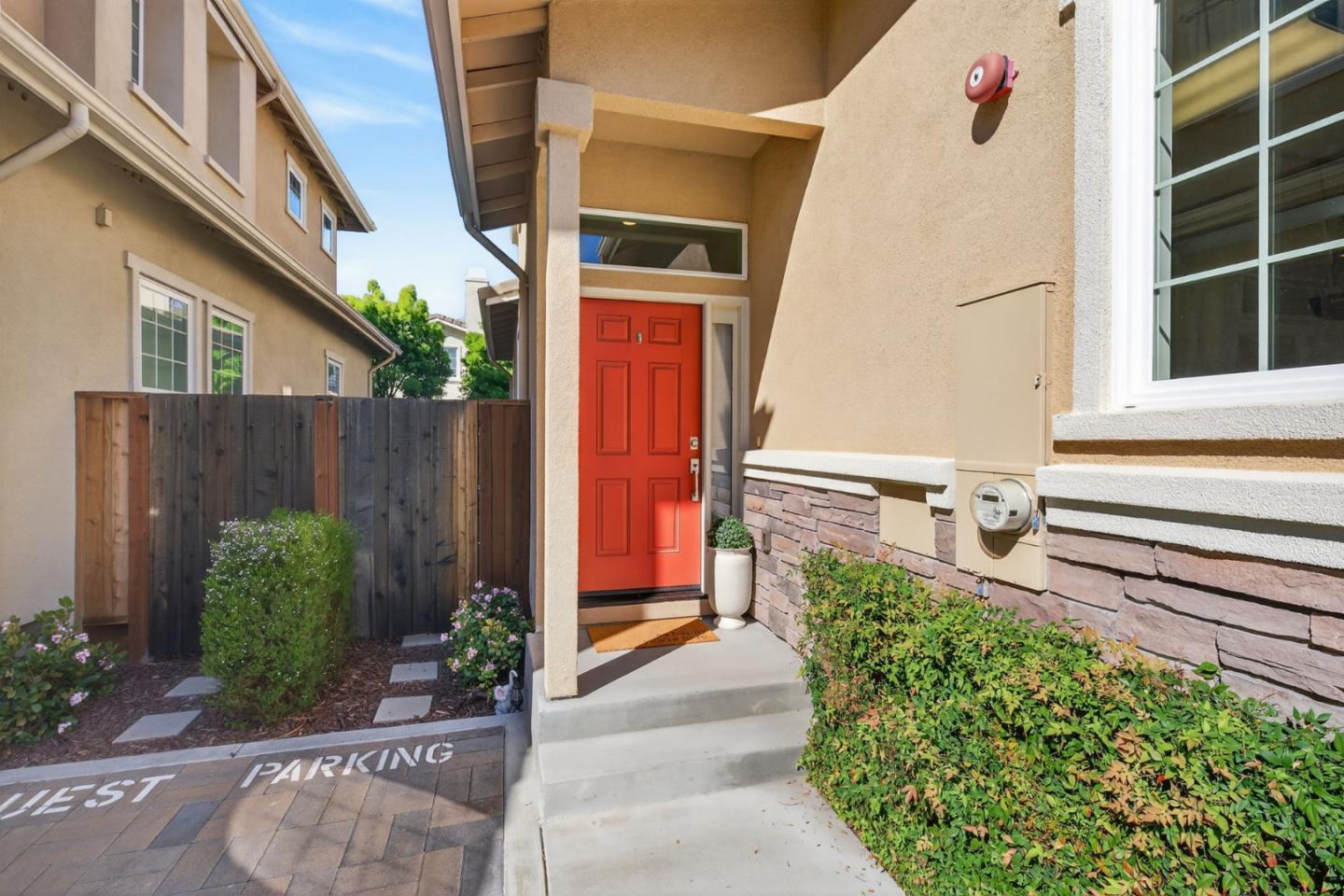 Detail Gallery Image 3 of 30 For 1083 Ed Roth Ter, Sunnyvale,  CA 94086 - 3 Beds | 3/1 Baths