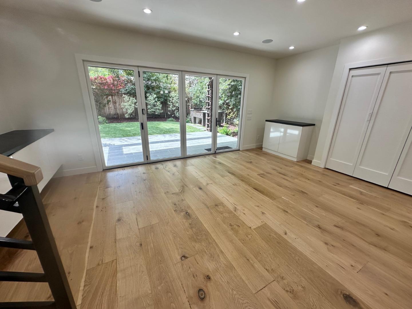 Detail Gallery Image 13 of 39 For 850 Guinda St, Palo Alto,  CA 94301 - 4 Beds | 3 Baths