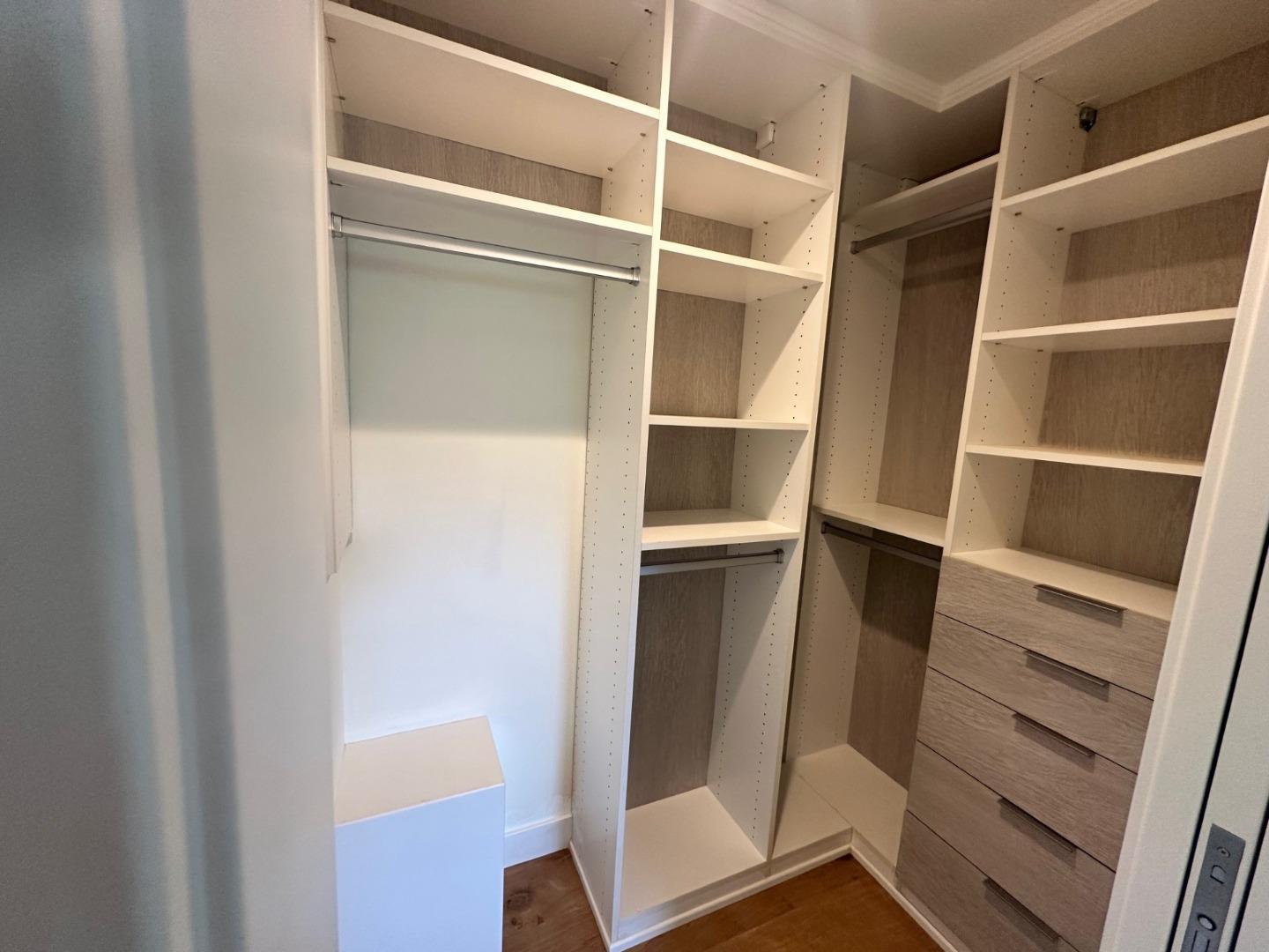 Detail Gallery Image 18 of 39 For 850 Guinda St, Palo Alto,  CA 94301 - 4 Beds | 3 Baths