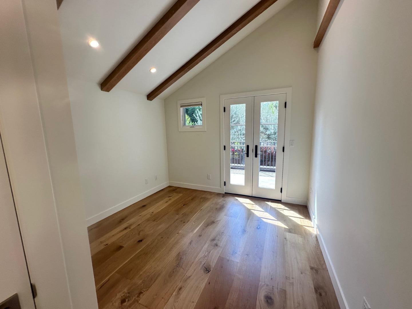 Detail Gallery Image 19 of 39 For 850 Guinda St, Palo Alto,  CA 94301 - 4 Beds | 3 Baths