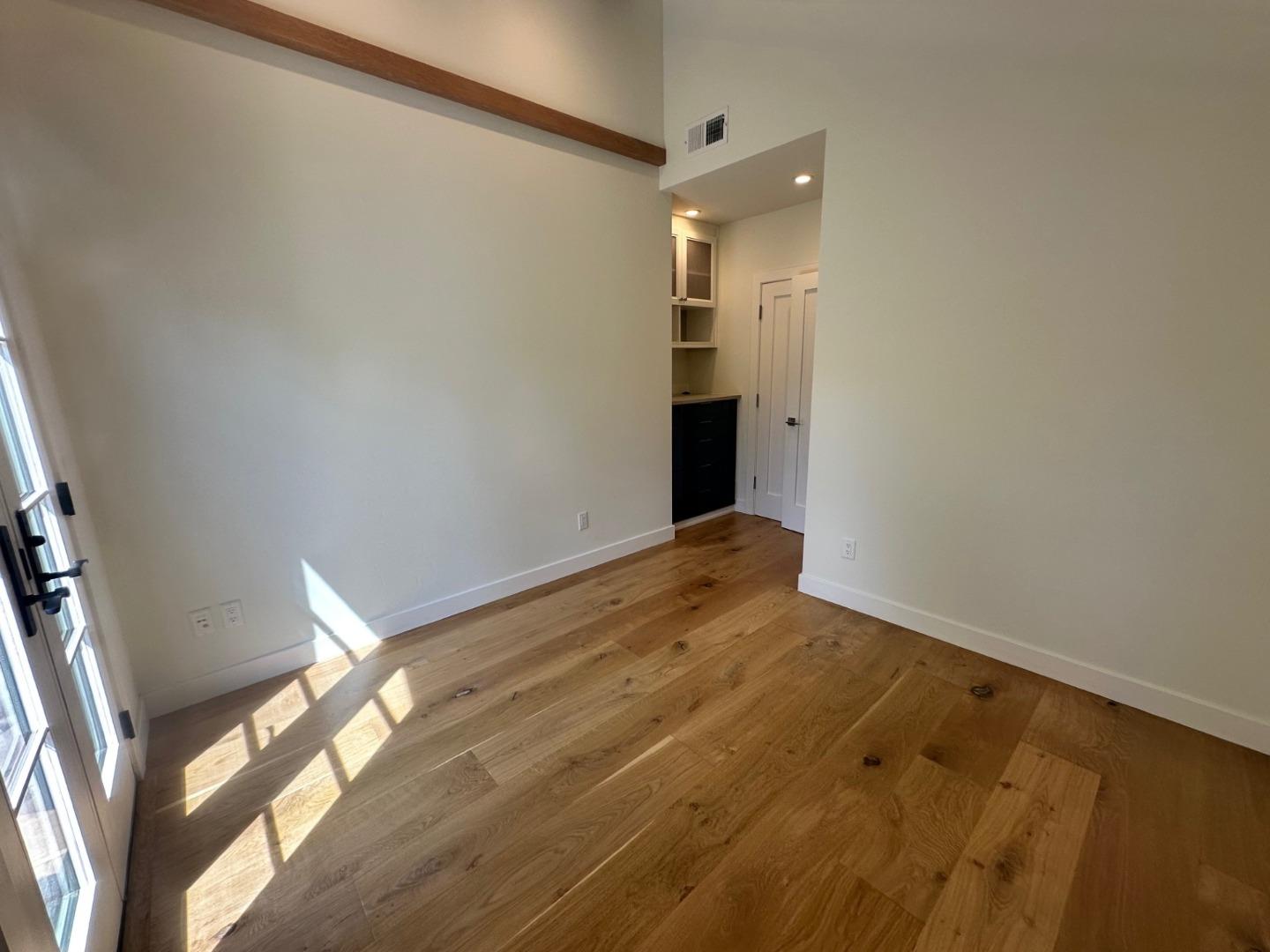 Detail Gallery Image 20 of 39 For 850 Guinda St, Palo Alto,  CA 94301 - 4 Beds | 3 Baths