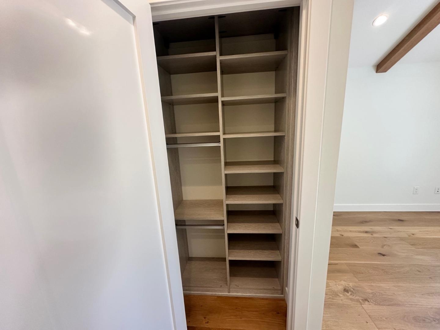 Detail Gallery Image 22 of 39 For 850 Guinda St, Palo Alto,  CA 94301 - 4 Beds | 3 Baths