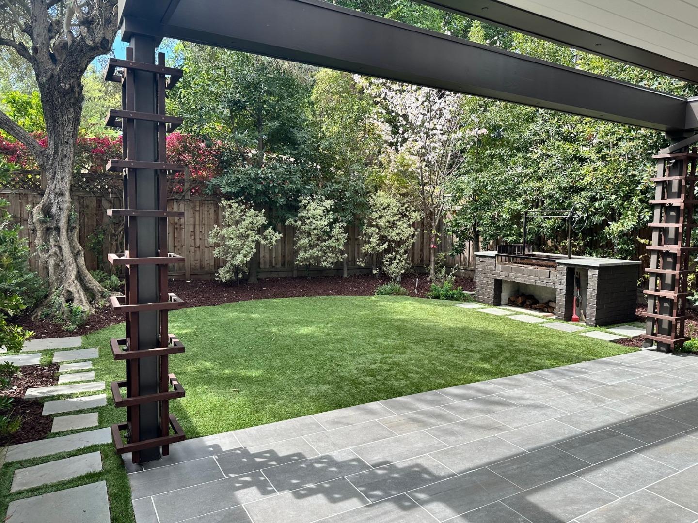 Detail Gallery Image 29 of 39 For 850 Guinda St, Palo Alto,  CA 94301 - 4 Beds | 3 Baths